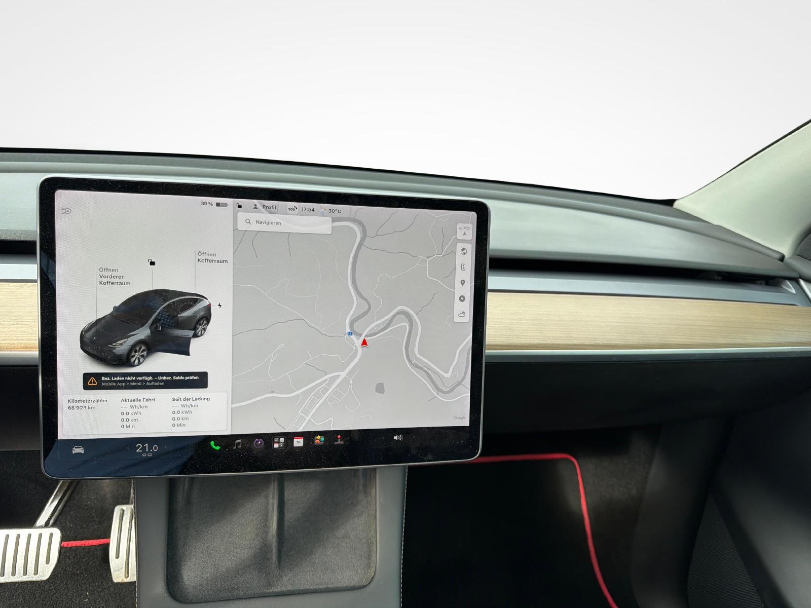 TESLA Model Y Long Range D-image-5