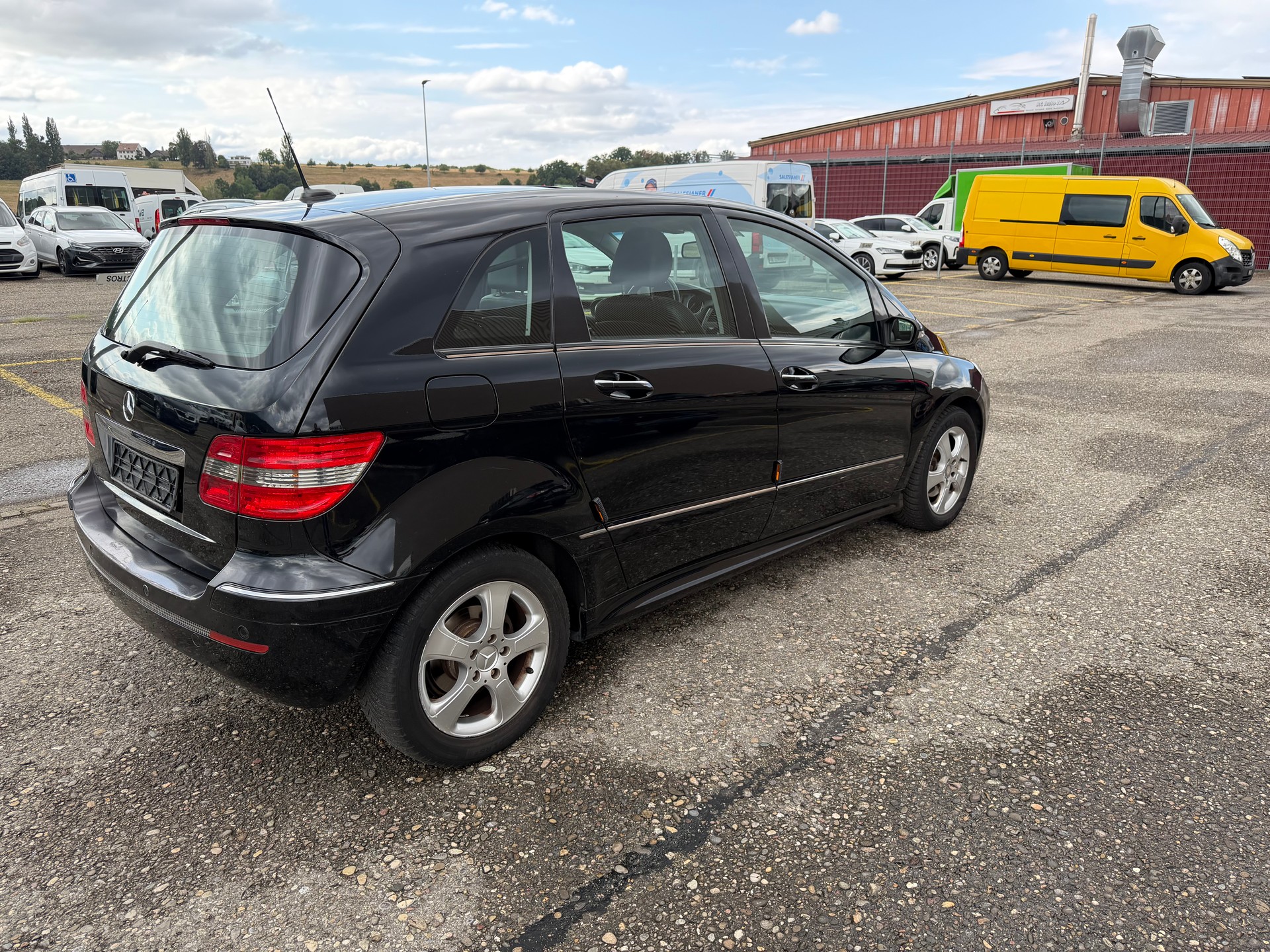 MERCEDES-BENZ B 200-image-3