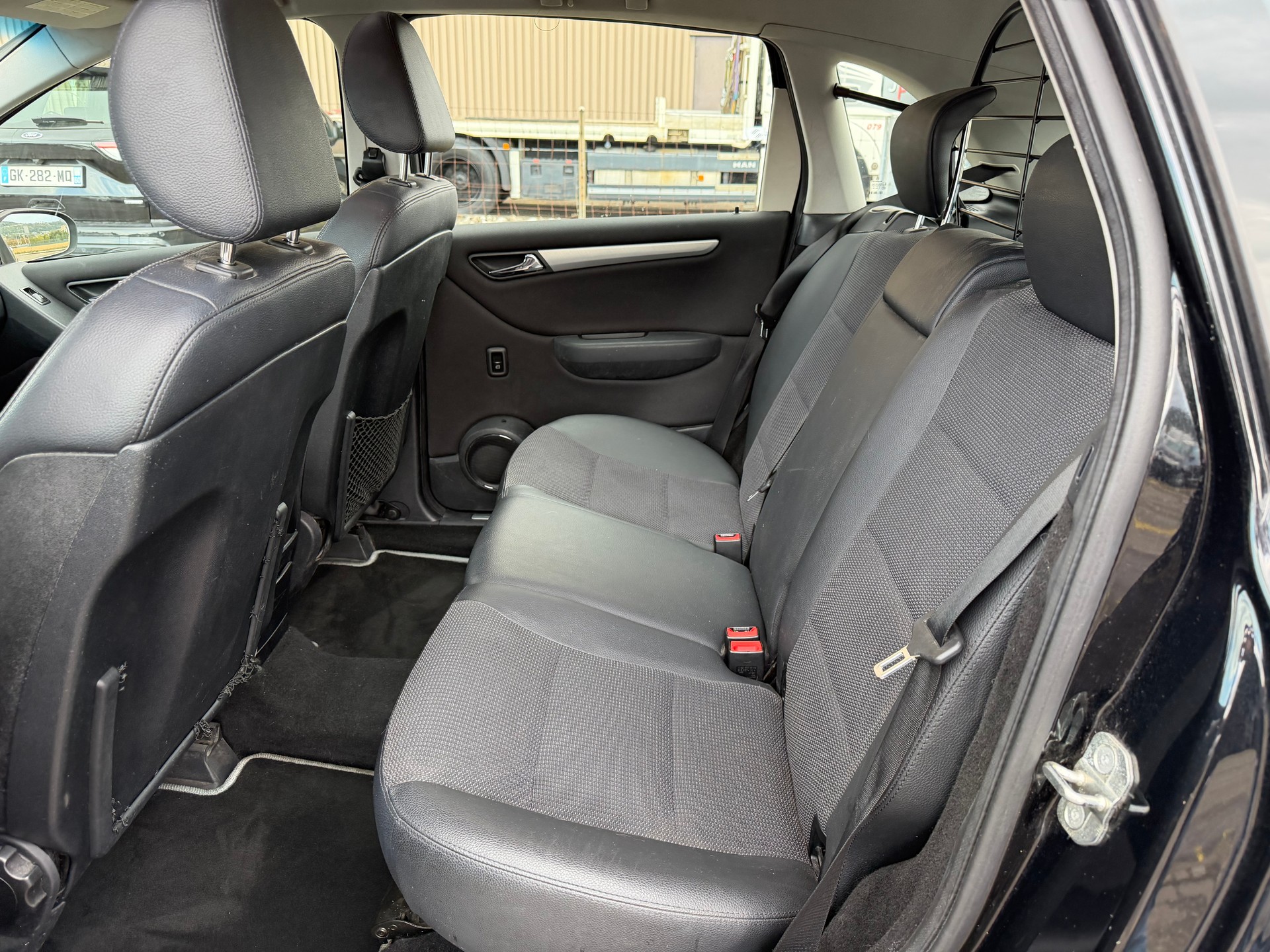 MERCEDES-BENZ B 200-image-7
