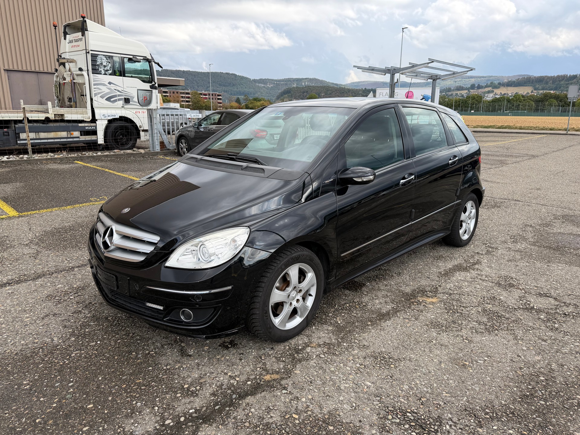MERCEDES-BENZ B 200-image-1