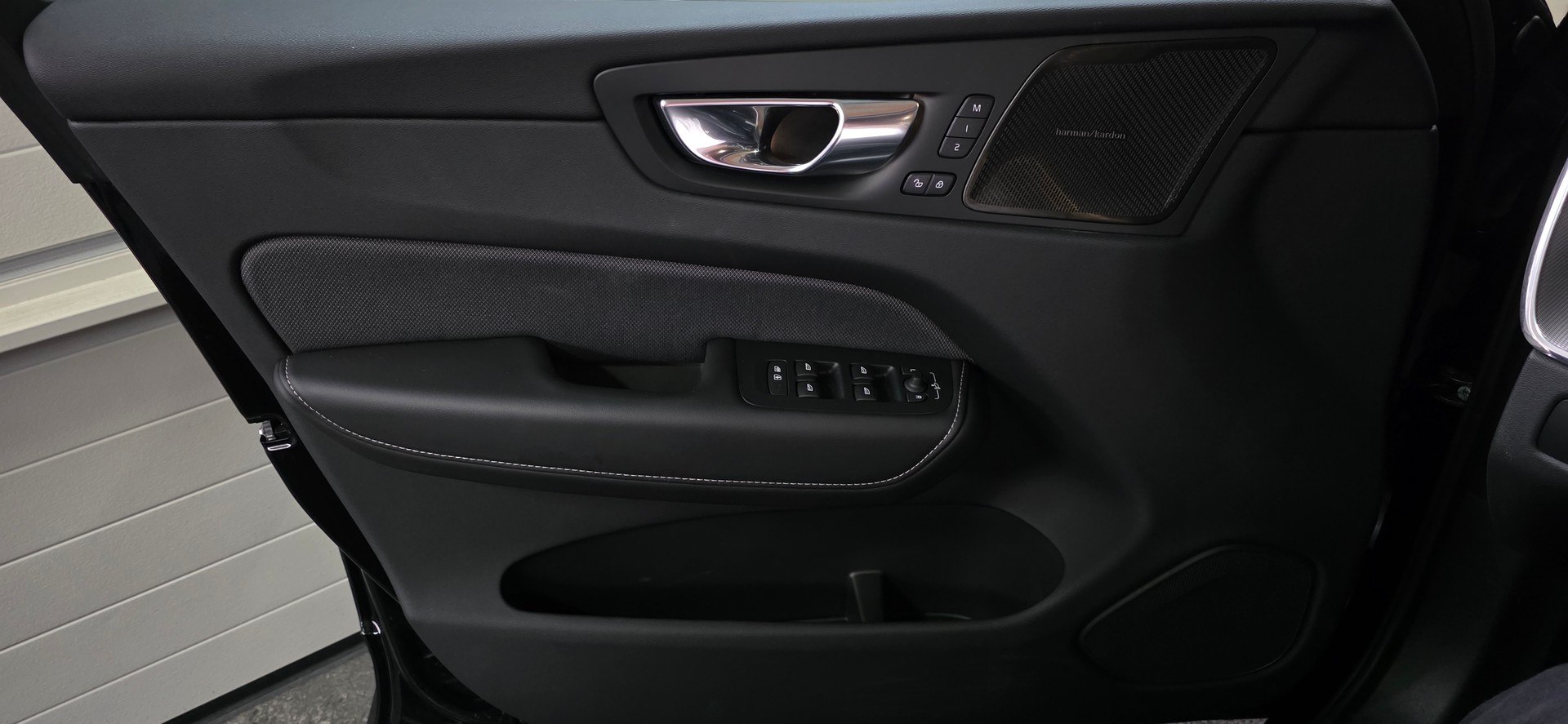 VOLVO XC60 B5 Benzin Mild Hybrid AWD Plus Dark Geartronic-image-22