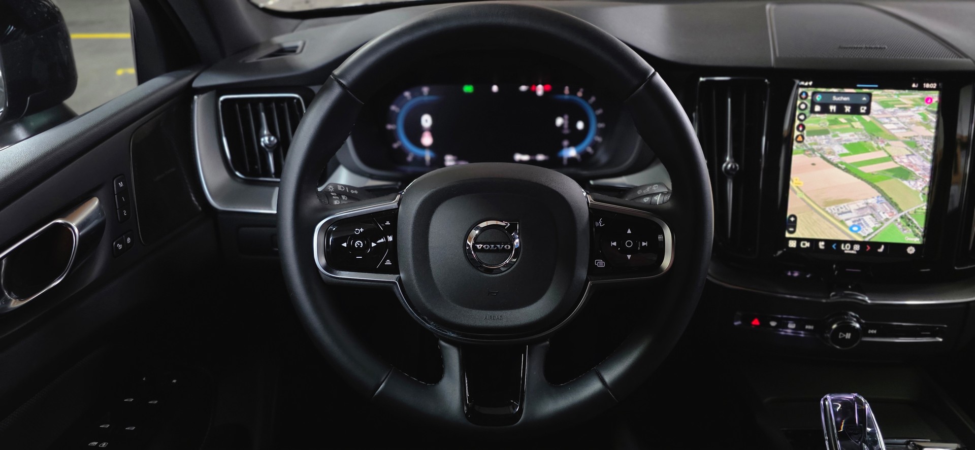 VOLVO XC60 B5 Benzin Mild Hybrid AWD Plus Dark Geartronic-image-11