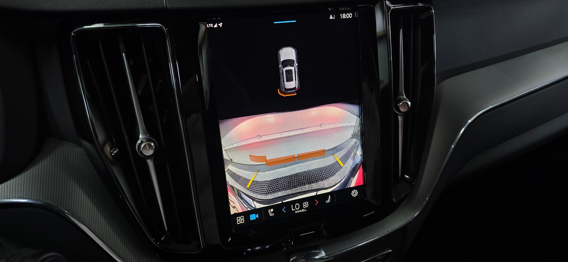 VOLVO XC60 B5 Benzin Mild Hybrid AWD Plus Dark Geartronic-image-20