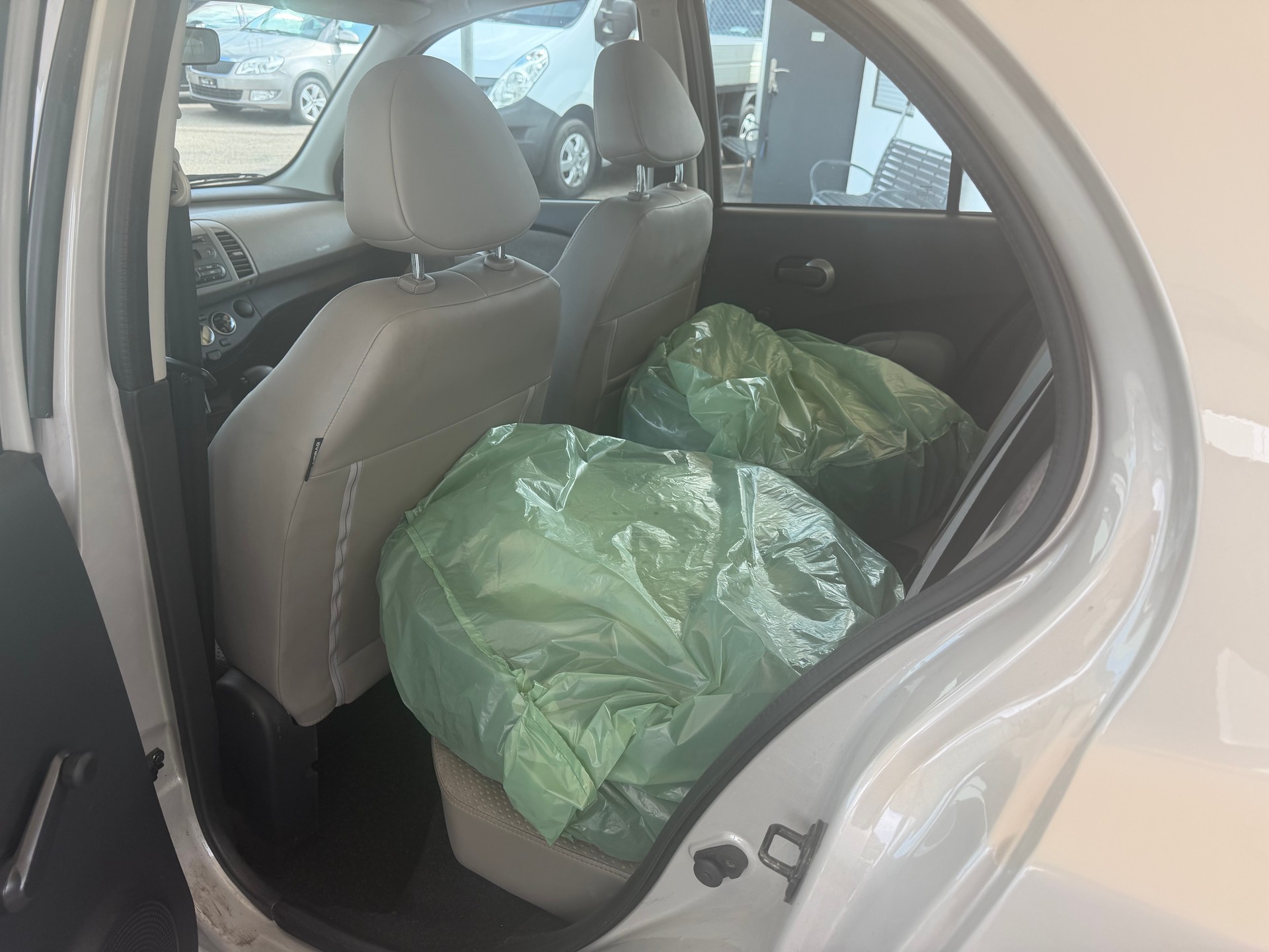 NISSAN Micra 1.4 tekna-image-9
