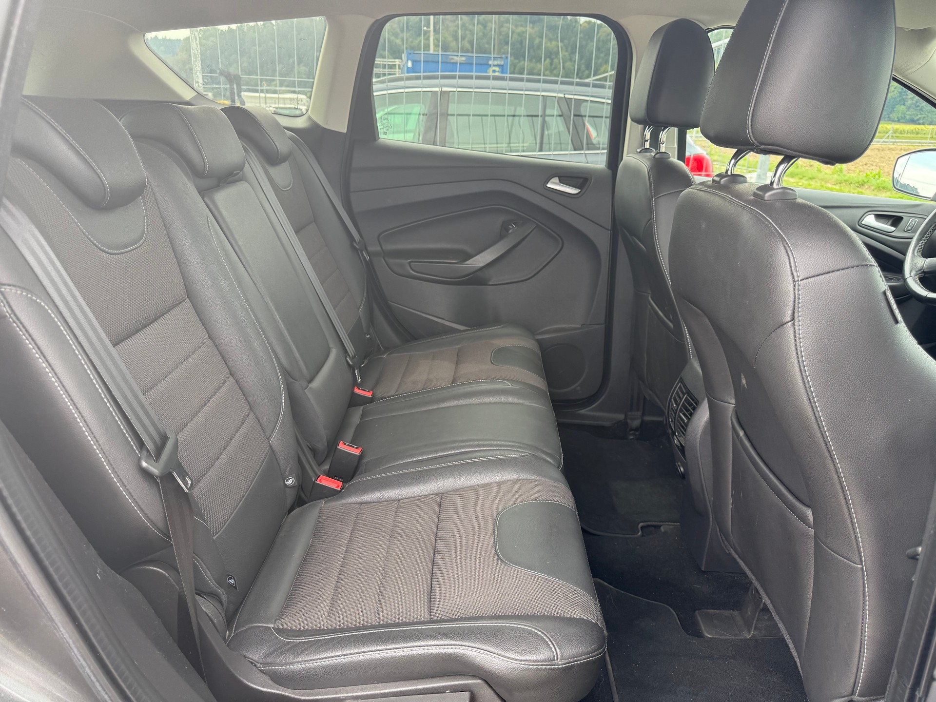 FORD Kuga 2.0 TDCi Titanium S 4WD PowerShift-image-11