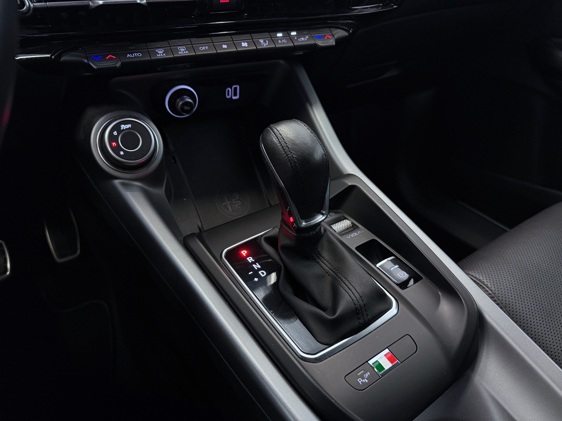 ALFA ROMEO Tonale 1.5 48V Hybrid Speciale-showroom-element-3