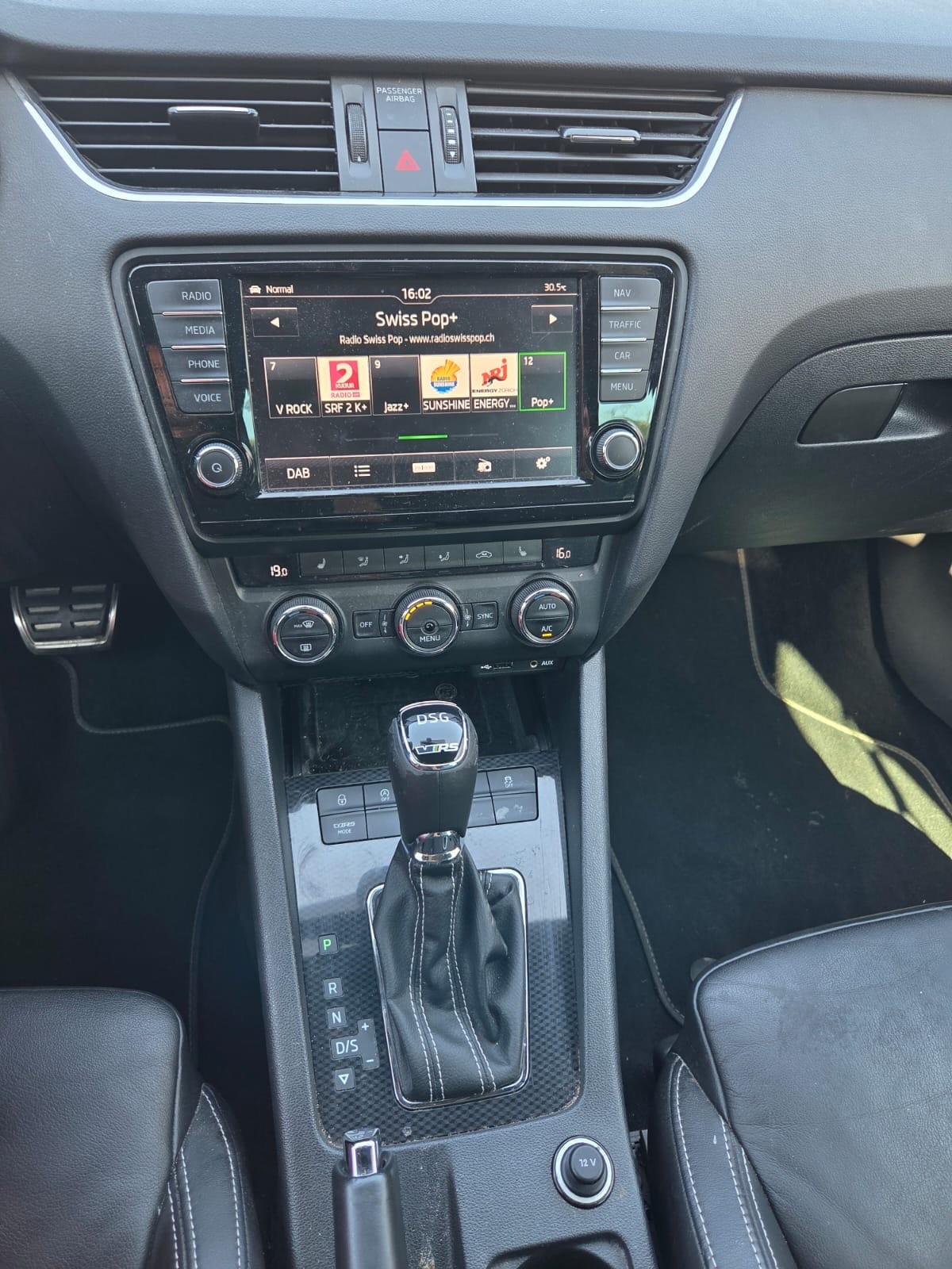 SKODA Octavia Combi 2.0 TSI RS DSG-image-11