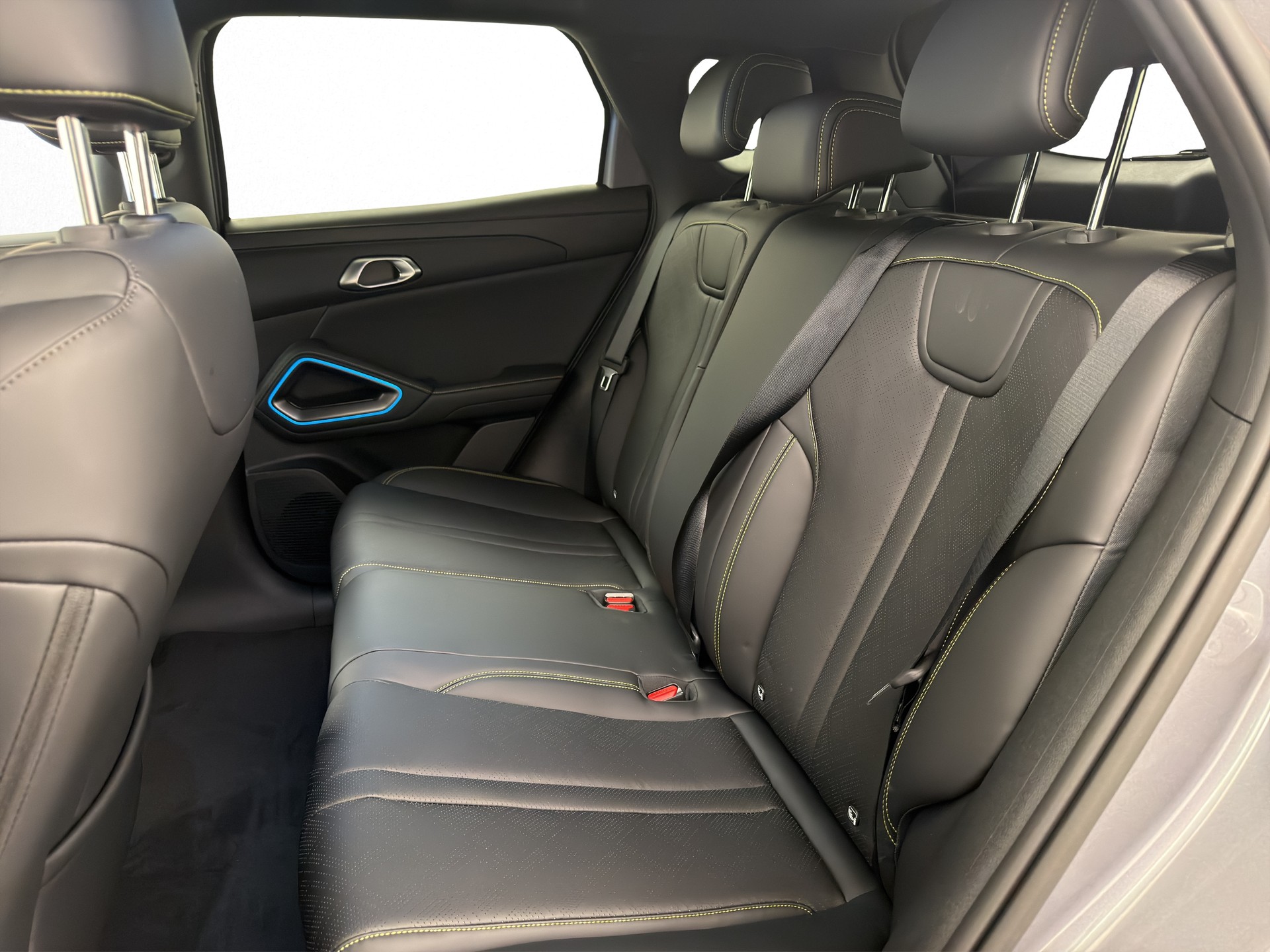 BYD Atto 2 DM-i Boost-image-11