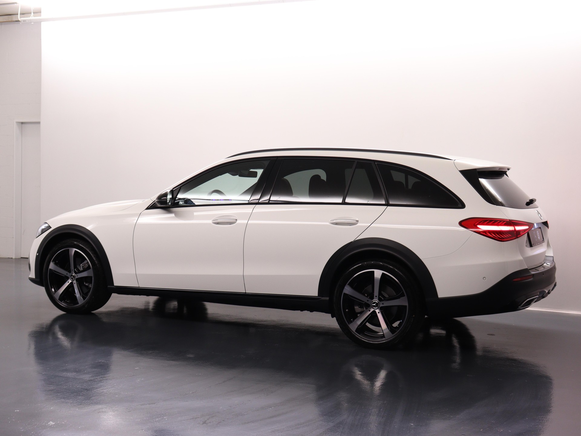 MERCEDES-BENZ C 200 All-Terrain Avantgarde 4matic Kombi-image-4