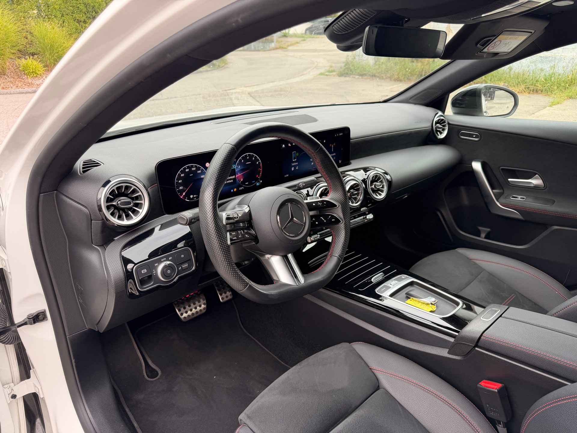 MERCEDES-BENZ A 200 7G-DCT AMG -Line-image-8