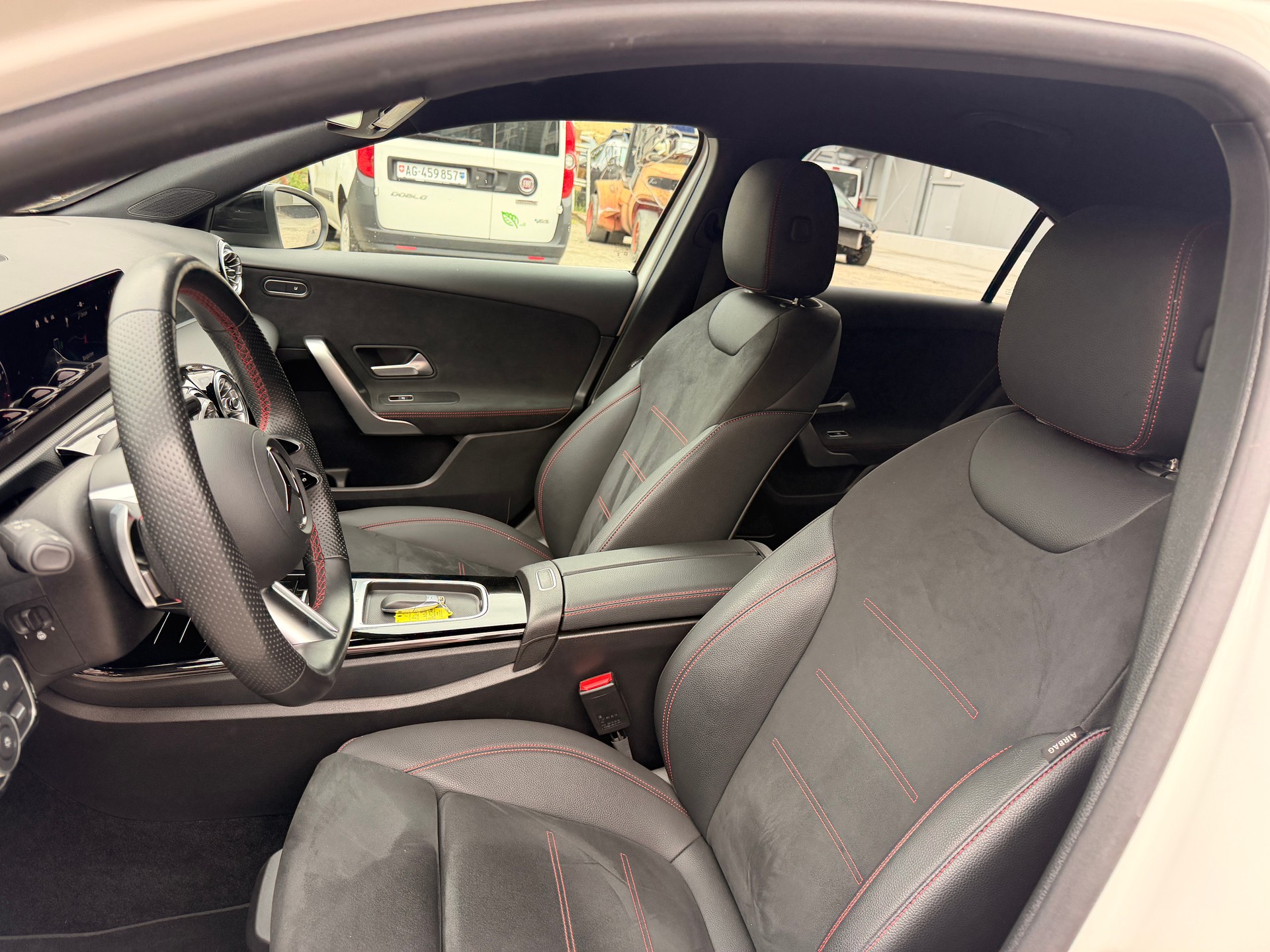 MERCEDES-BENZ A 200 7G-DCT AMG -Line-image-9