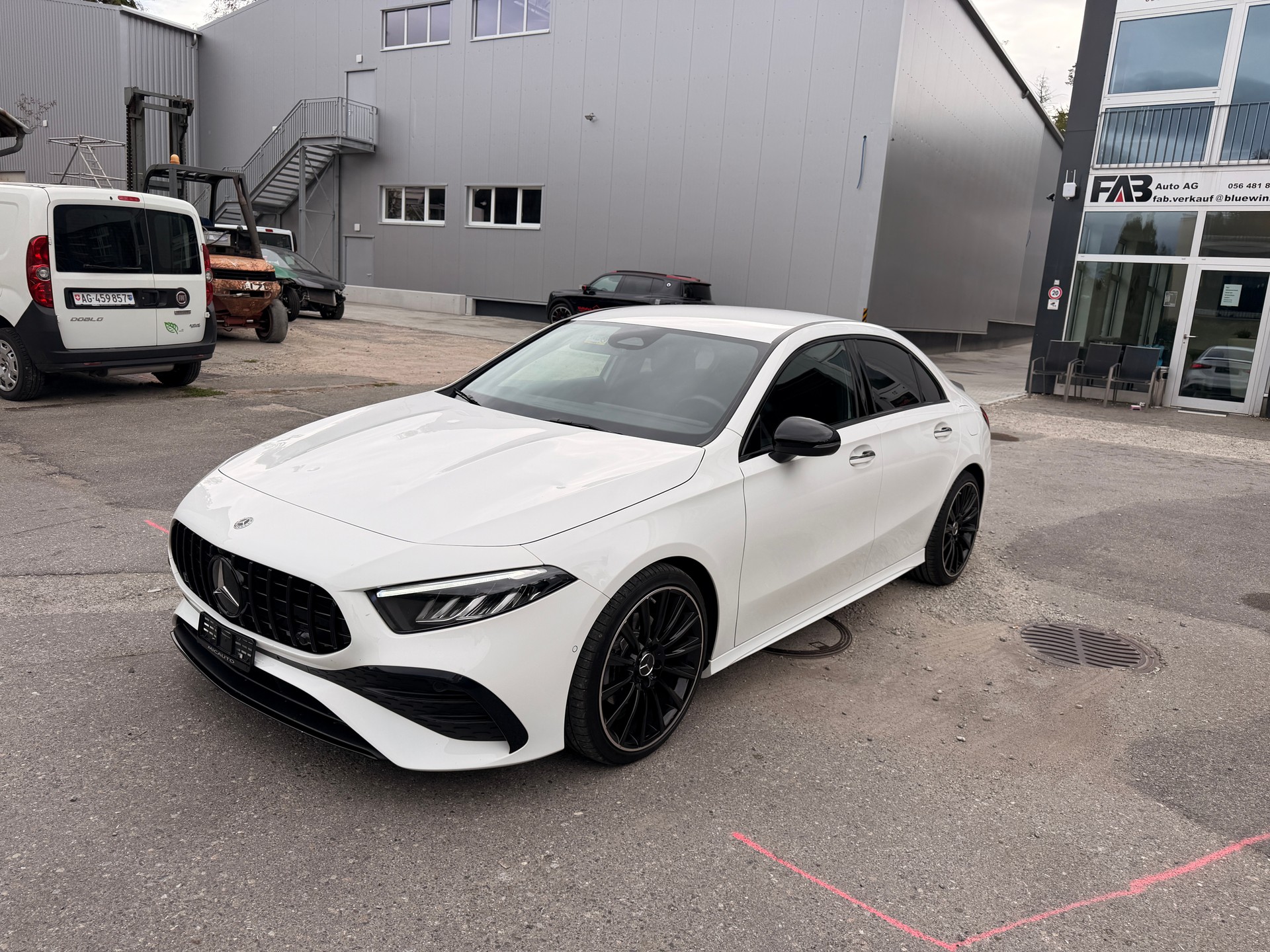 MERCEDES-BENZ A 200 7G-DCT AMG -Line-image-3