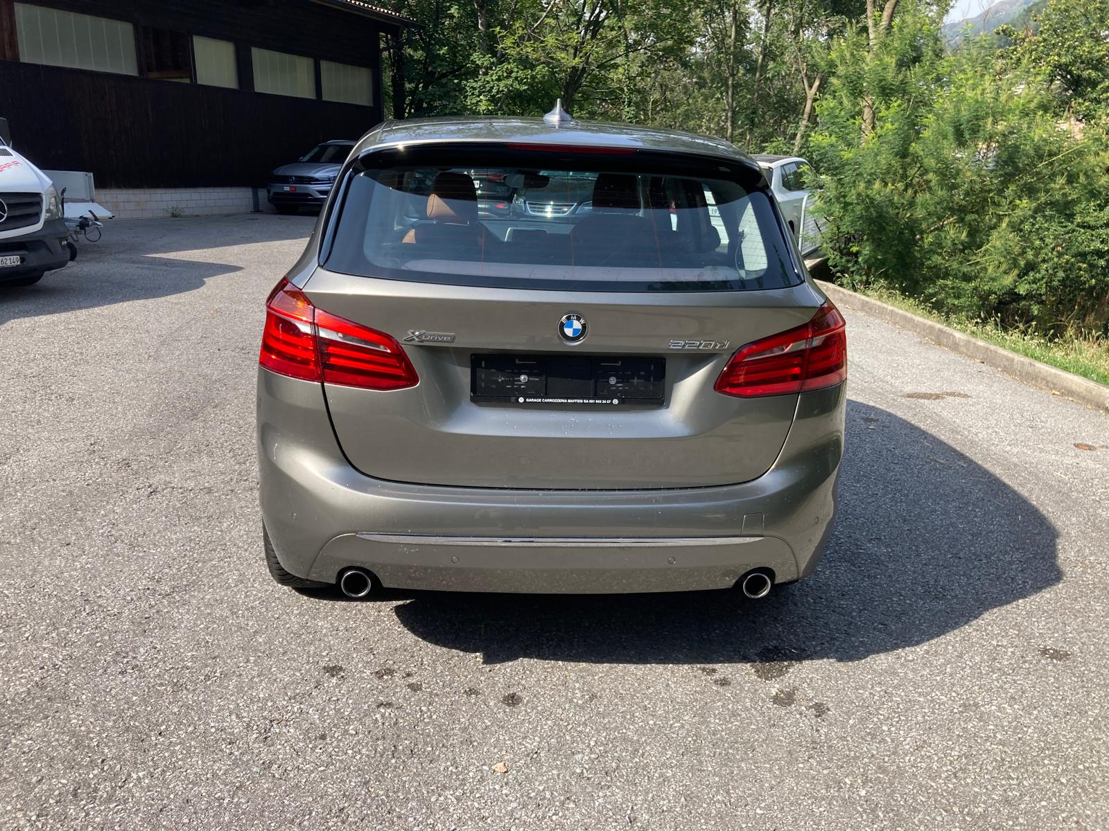 BMW 220d xDrive Active Tourer Steptronic-image-5
