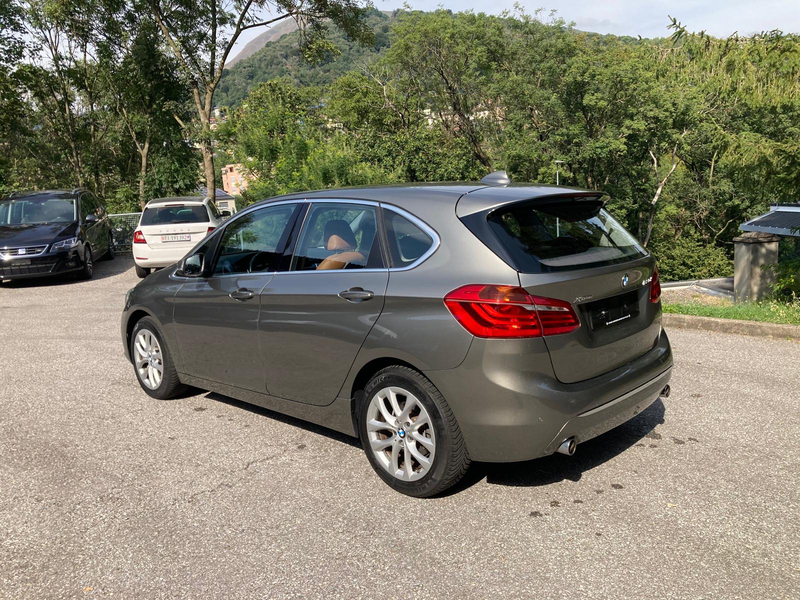 BMW 220d xDrive Active Tourer Steptronic-image-4
