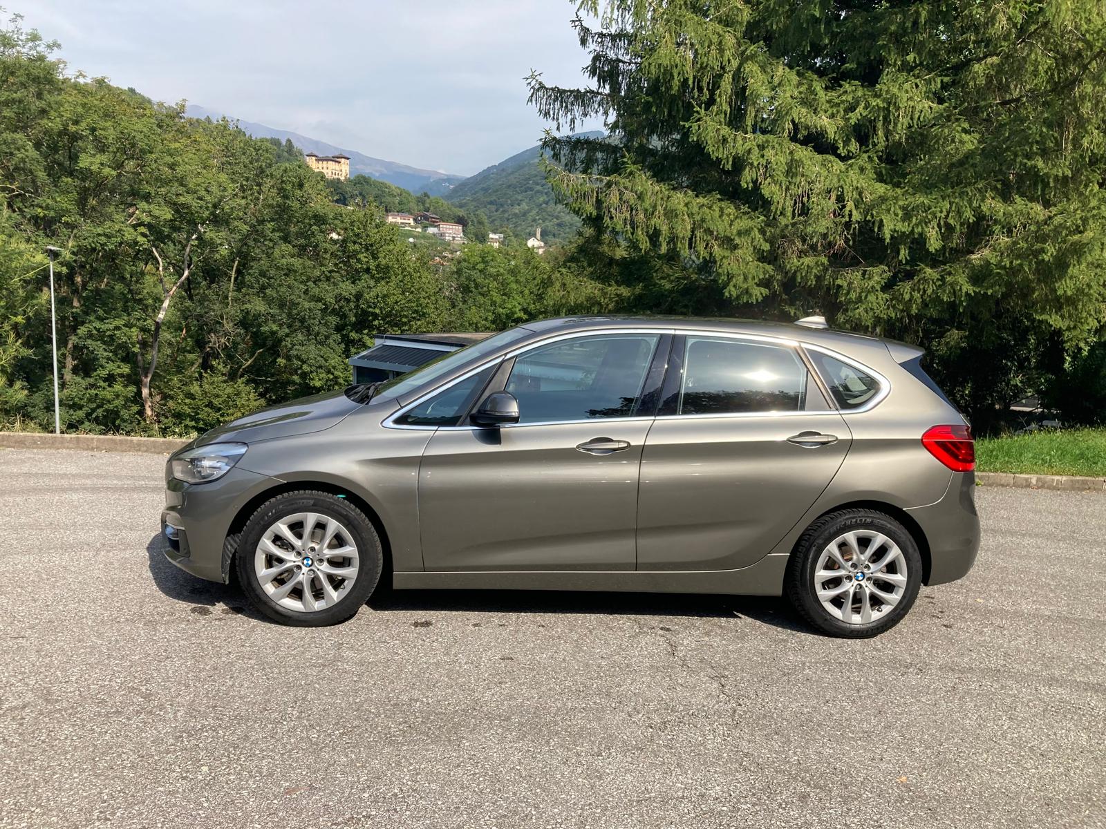 BMW 220d xDrive Active Tourer Steptronic-image-3