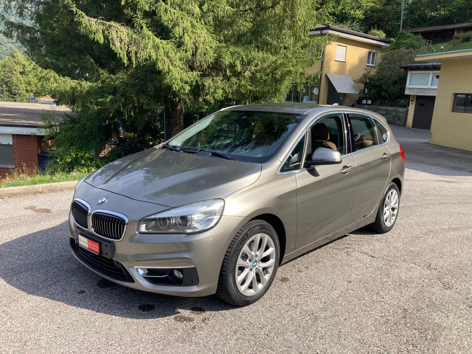 BMW 220d xDrive Active Tourer Steptronic-image-2
