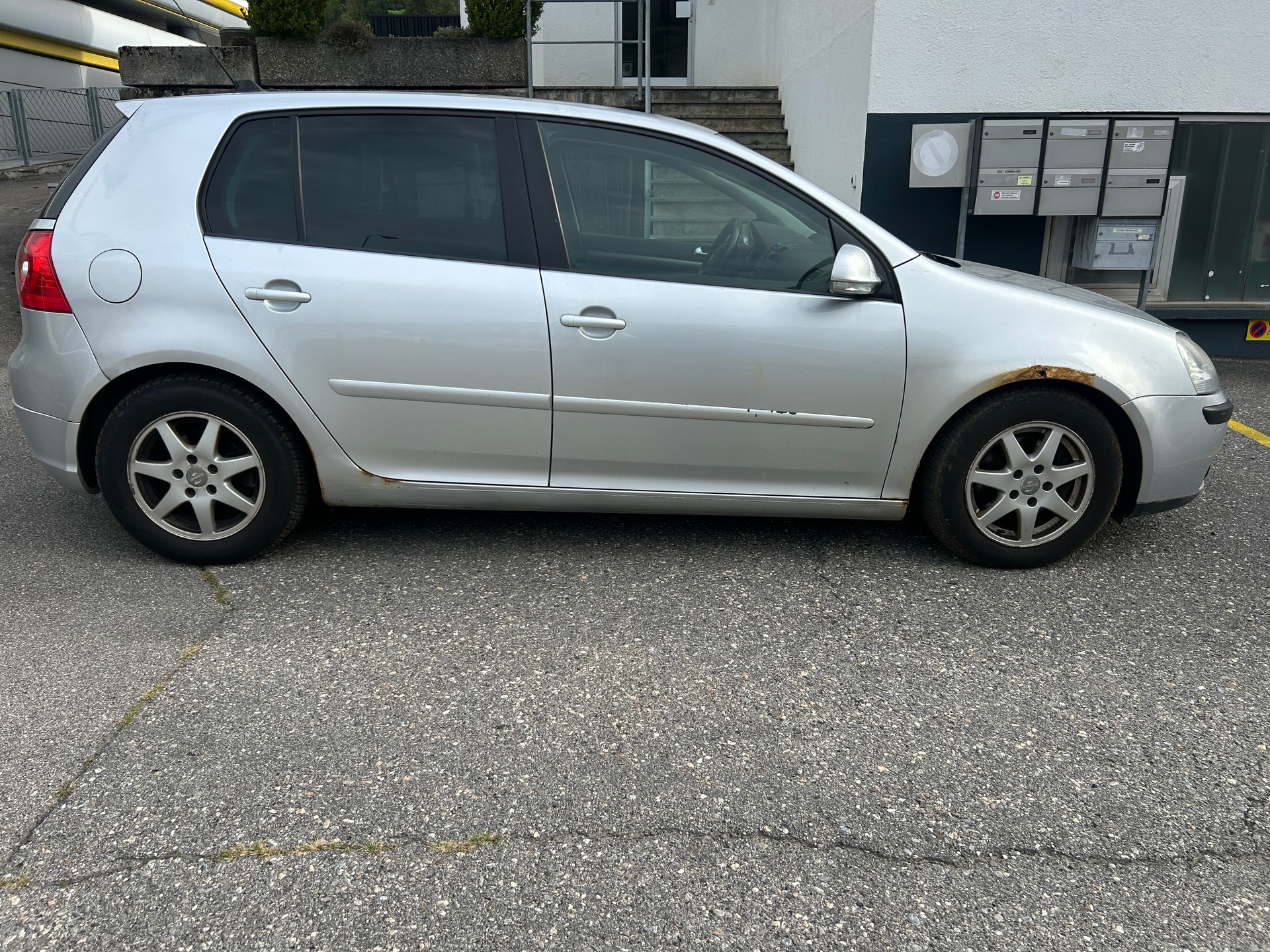 VW Golf 2.0 TDI Sportline 4Motion-image-3