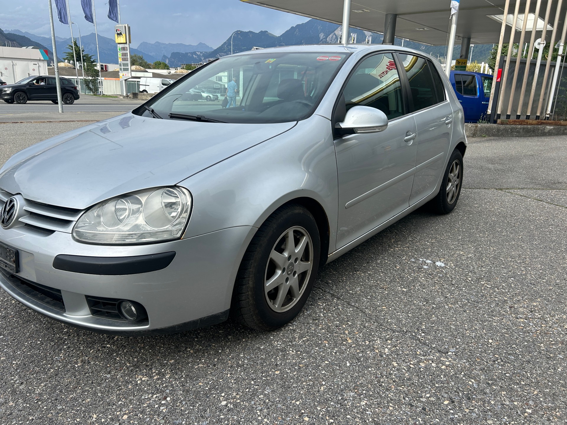 VW Golf 2.0 TDI Sportline 4Motion-image-1