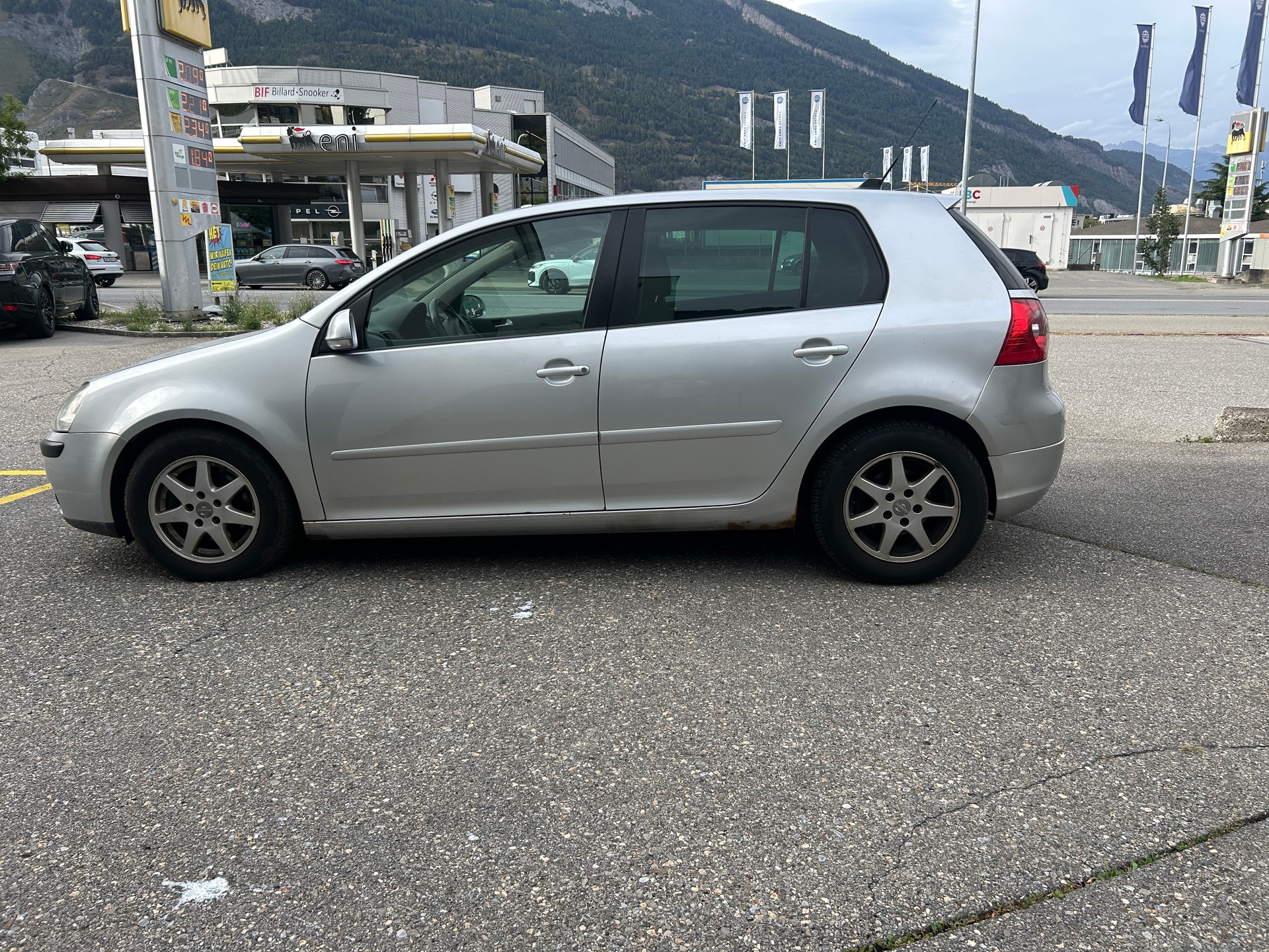 VW Golf 2.0 TDI Sportline 4Motion-image-7