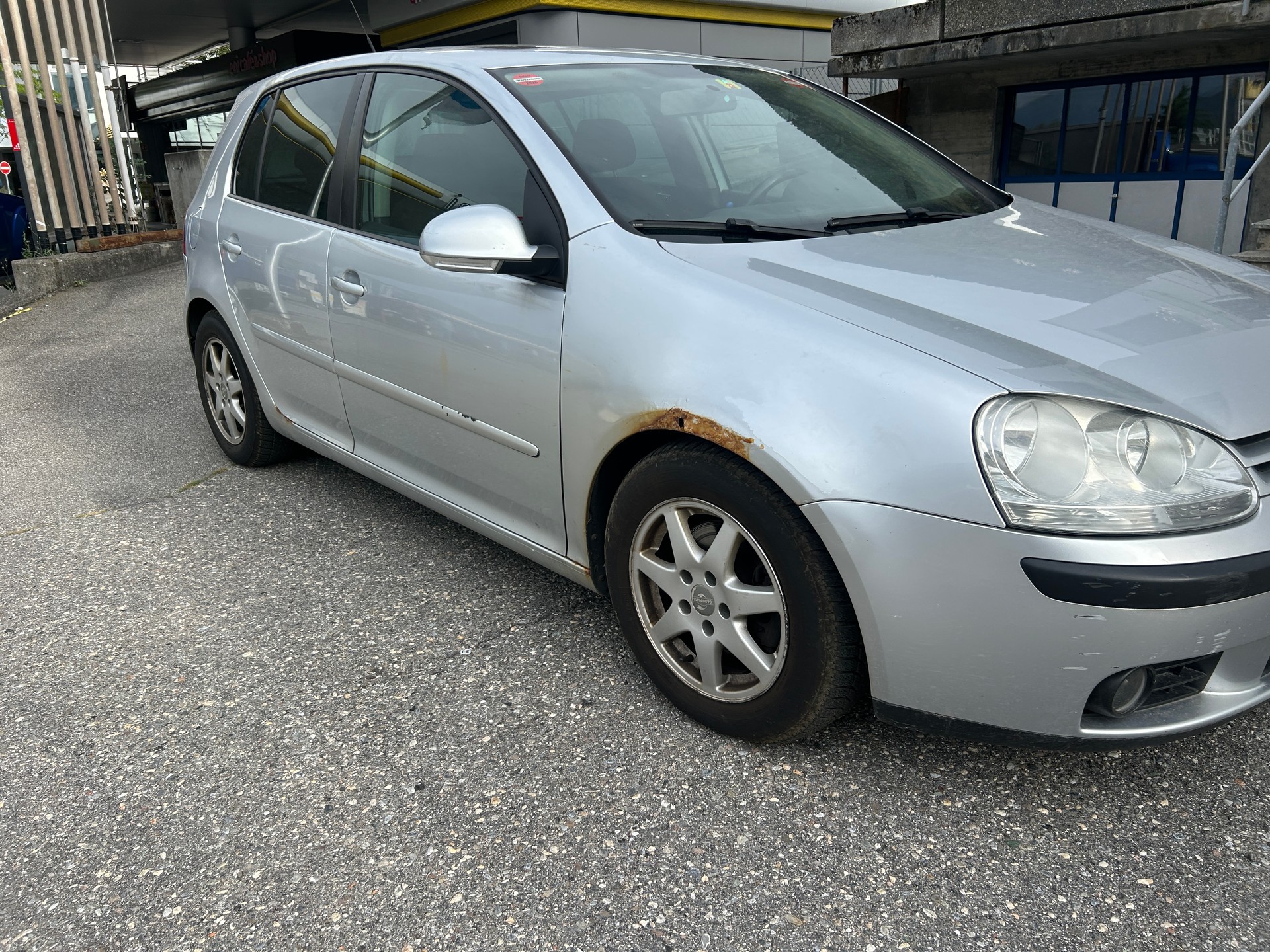 VW Golf 2.0 TDI Sportline 4Motion-image-2
