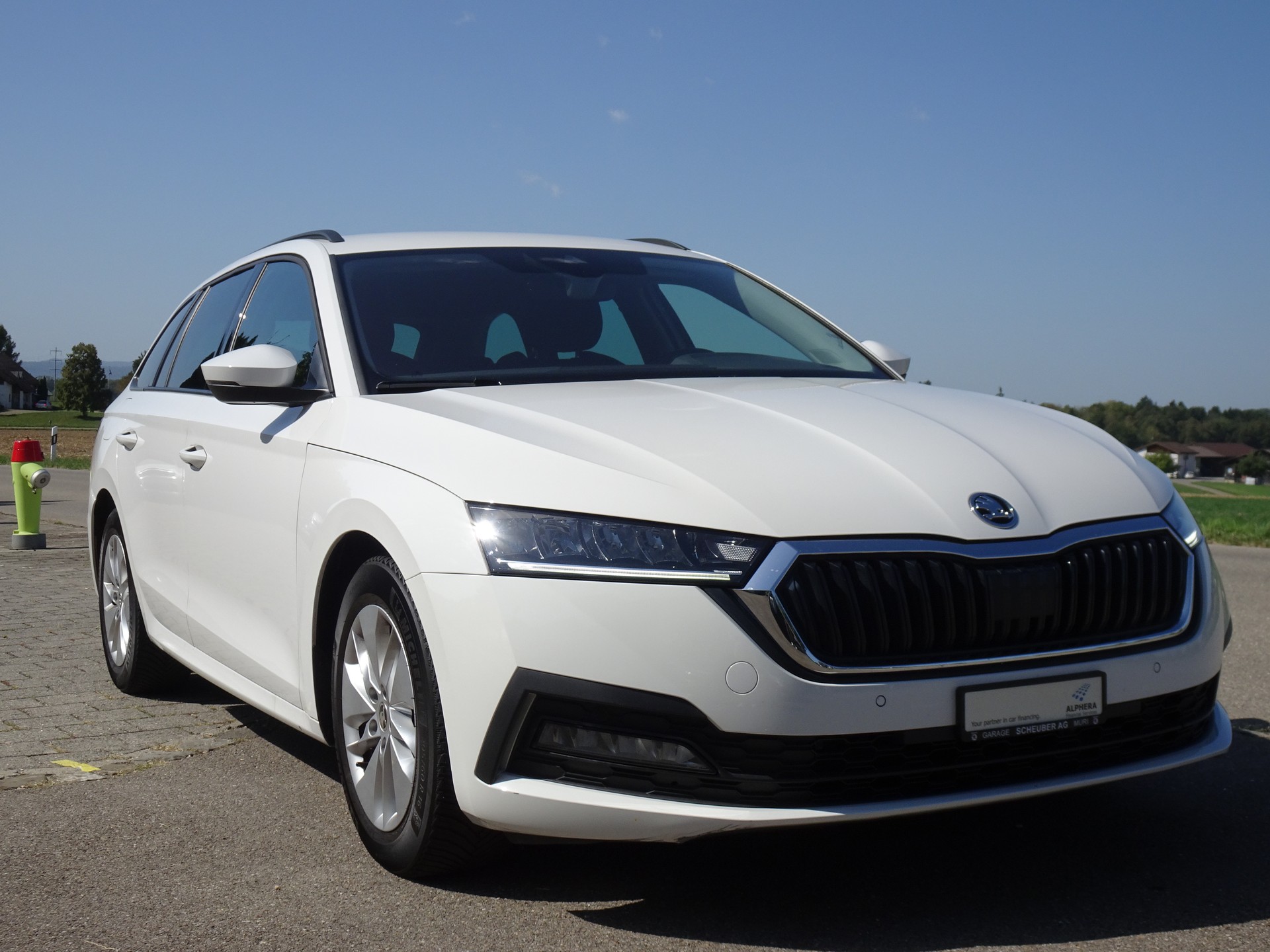 SKODA Octavia Combi 1.5 TSI mHEV DSG Ambition-image-5