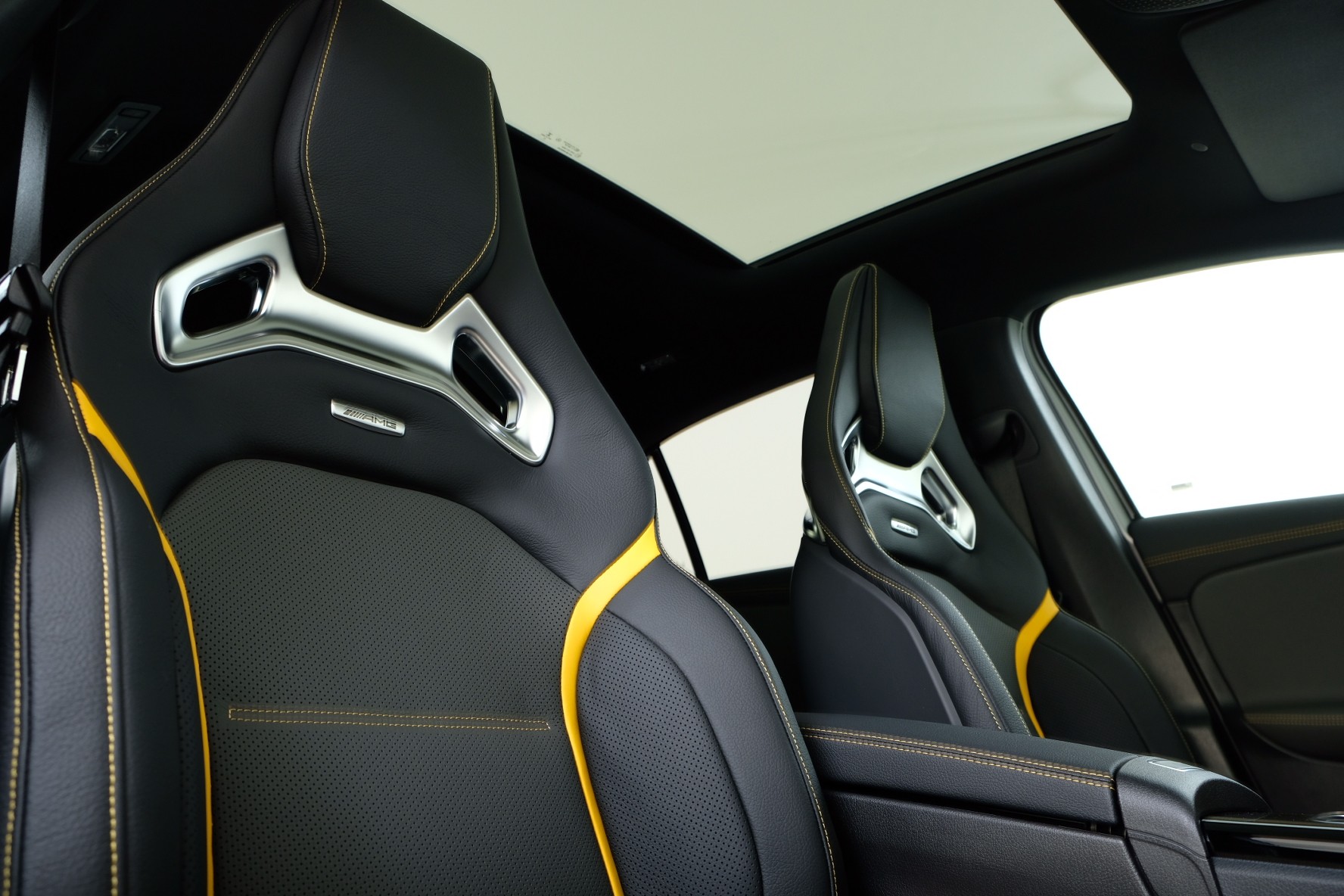 MERCEDES-BENZ A 45 S AMG 4matic W177-image-9