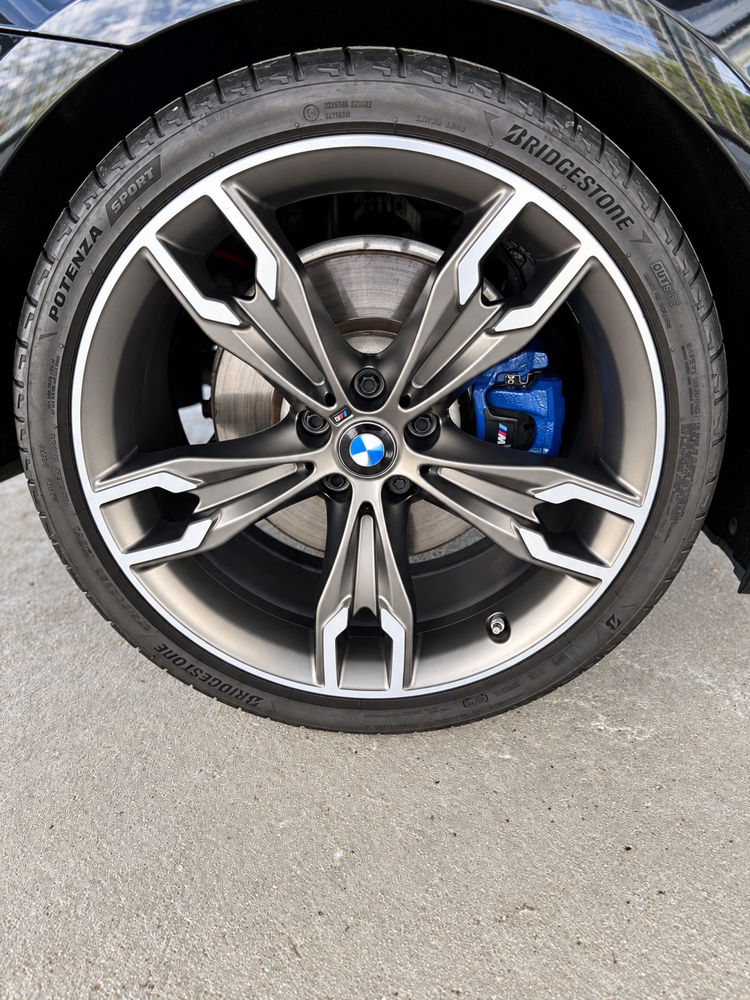 BMW M550i xDrive-image-19
