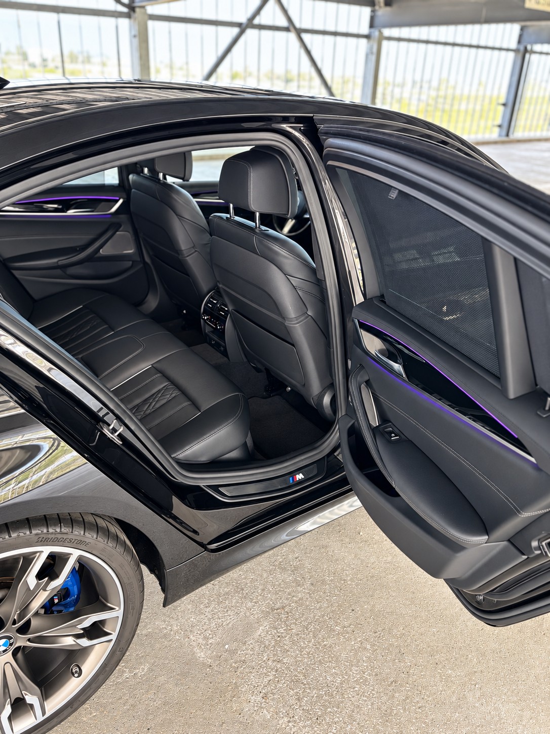 BMW M550i xDrive-image-17