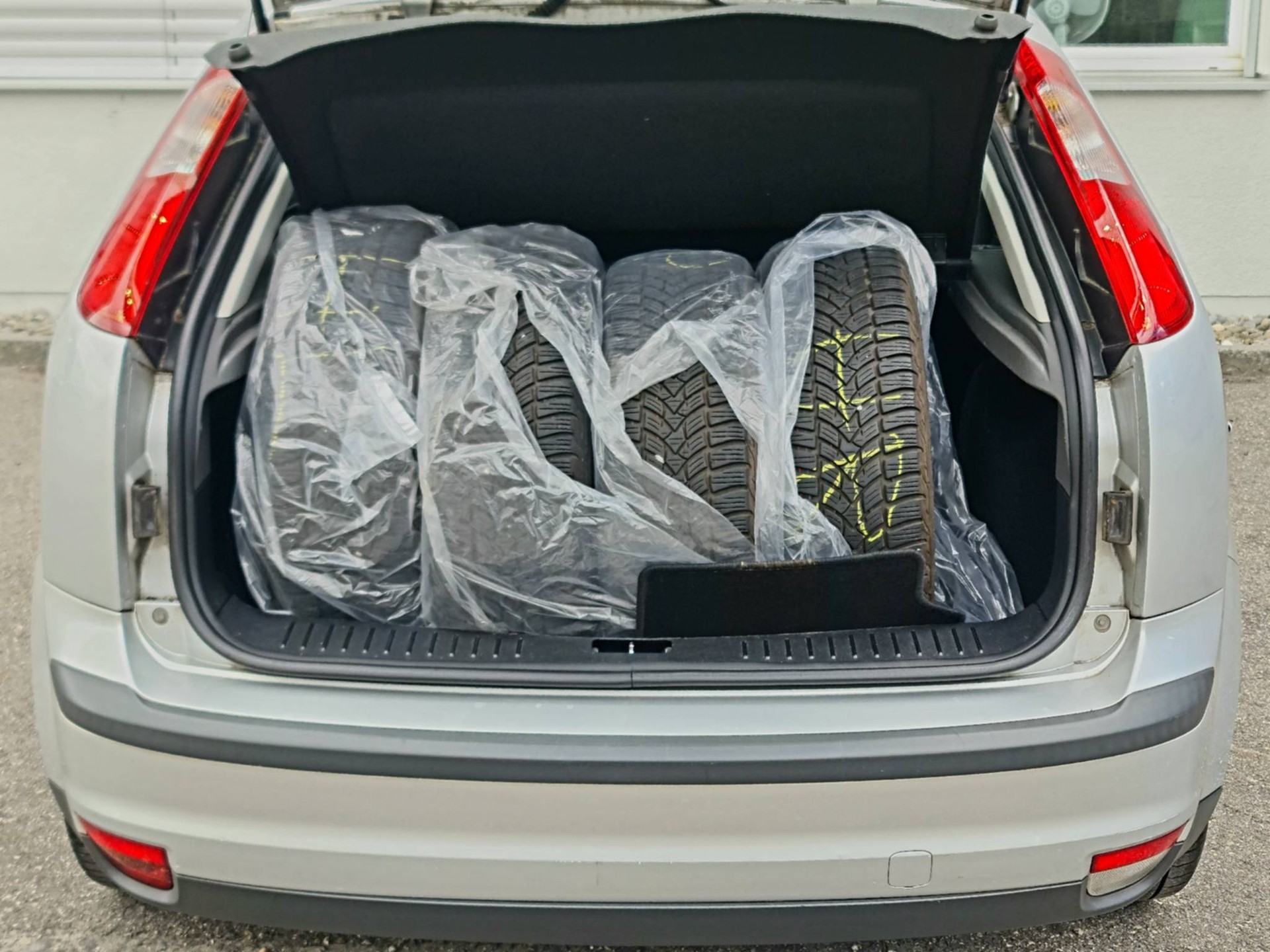 FORD Focus 1.6i VCT Titanium-image-9