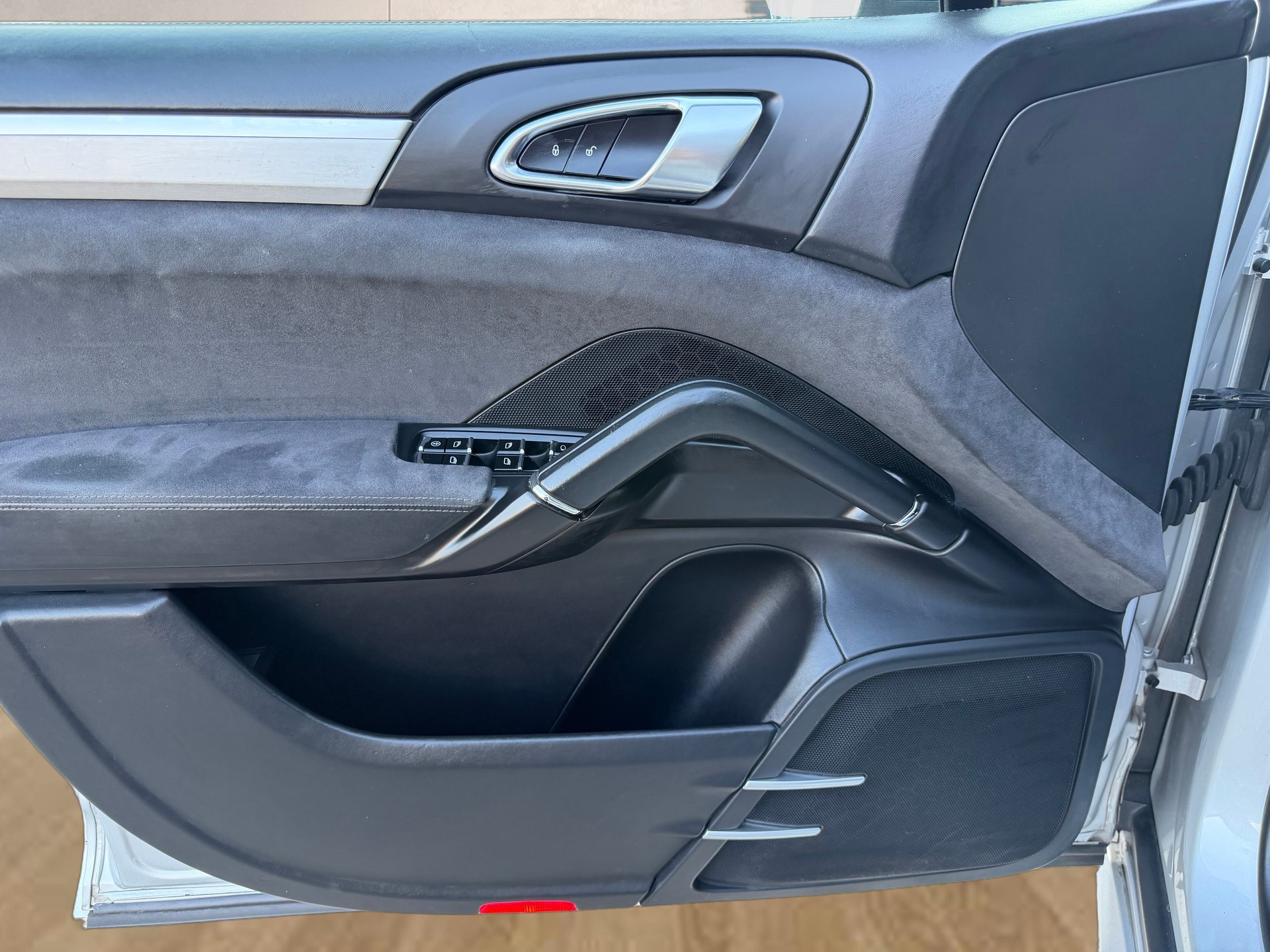 PORSCHE Cayenne GTS-image-15