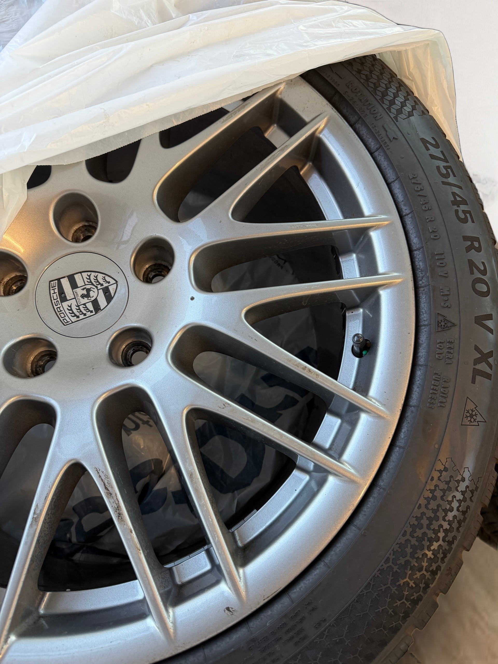 PORSCHE Cayenne GTS-image-17