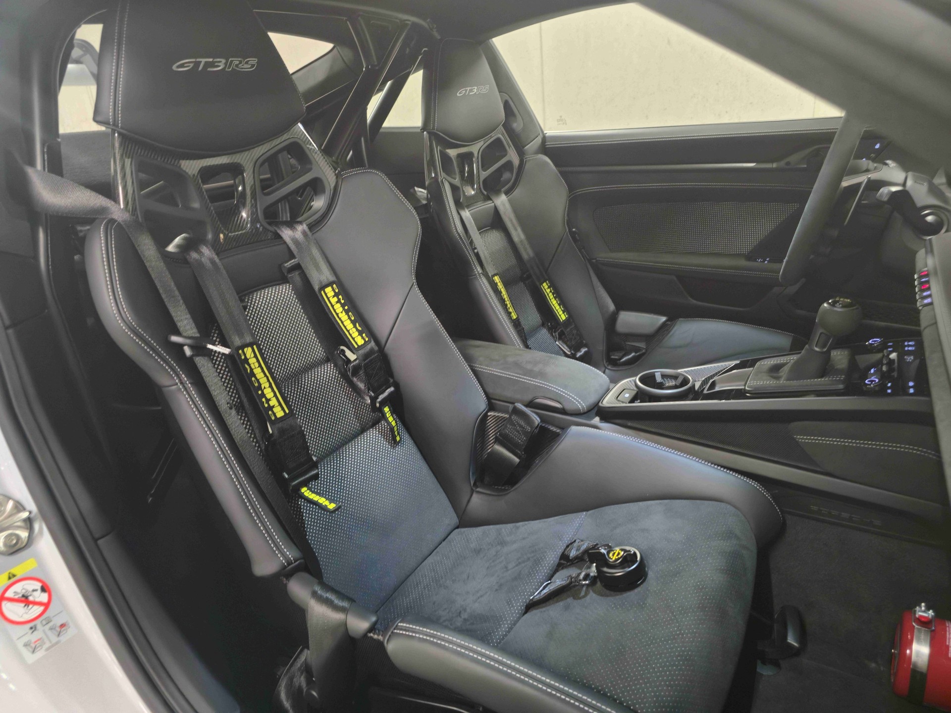 PORSCHE 911 GT3 RS-image-16