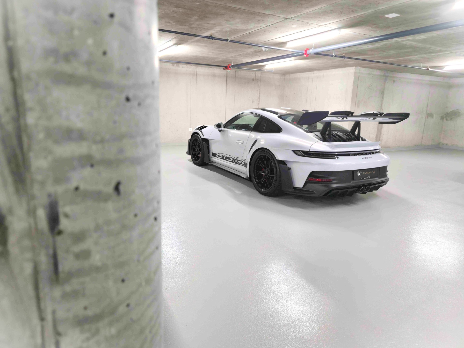 PORSCHE 911 GT3 RS-image-8