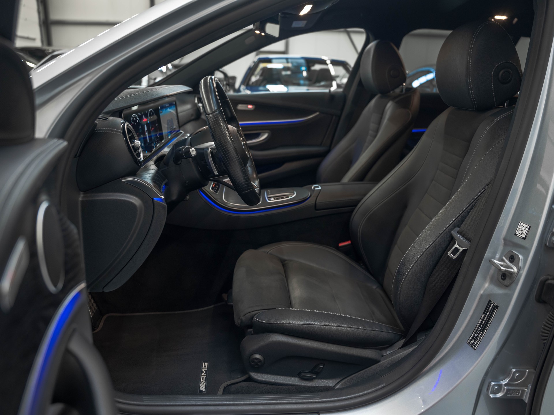 MERCEDES-BENZ E 220 d T 4Matic AMG Line 9G-Tronic-image-8