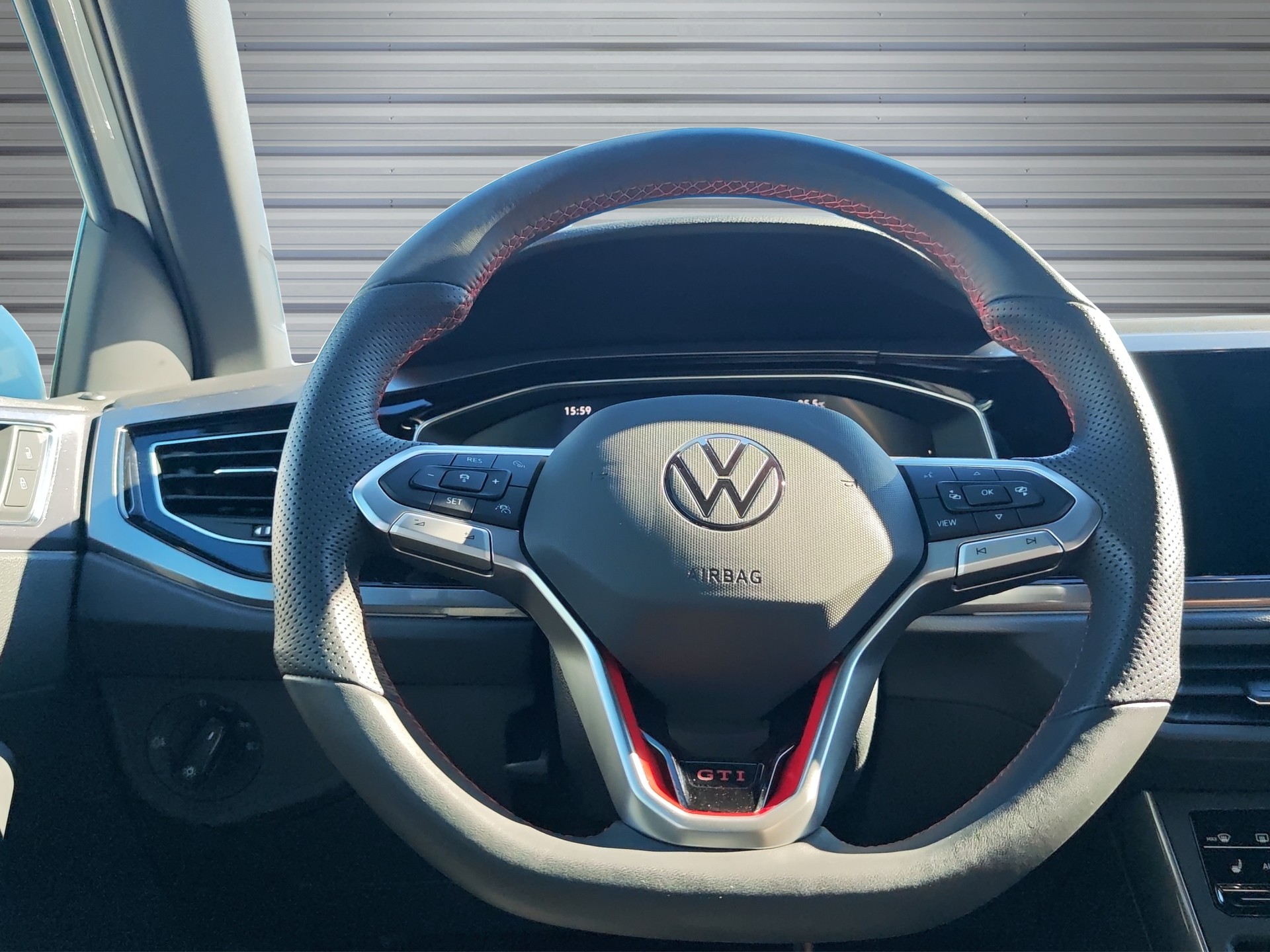 VW Polo 2.0 TSI GTI DSG-image-9