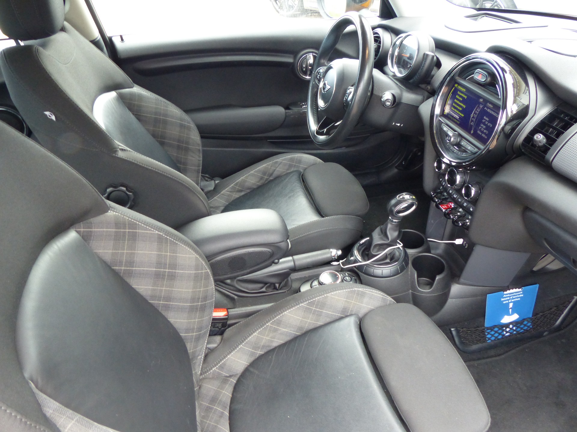 MINI Cooper Steptronic-image-25