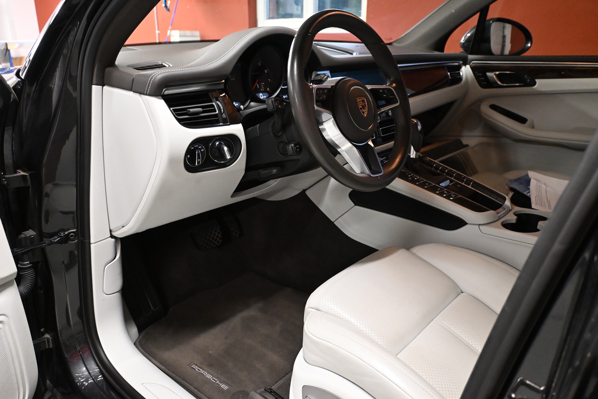 PORSCHE 2.0-image-2