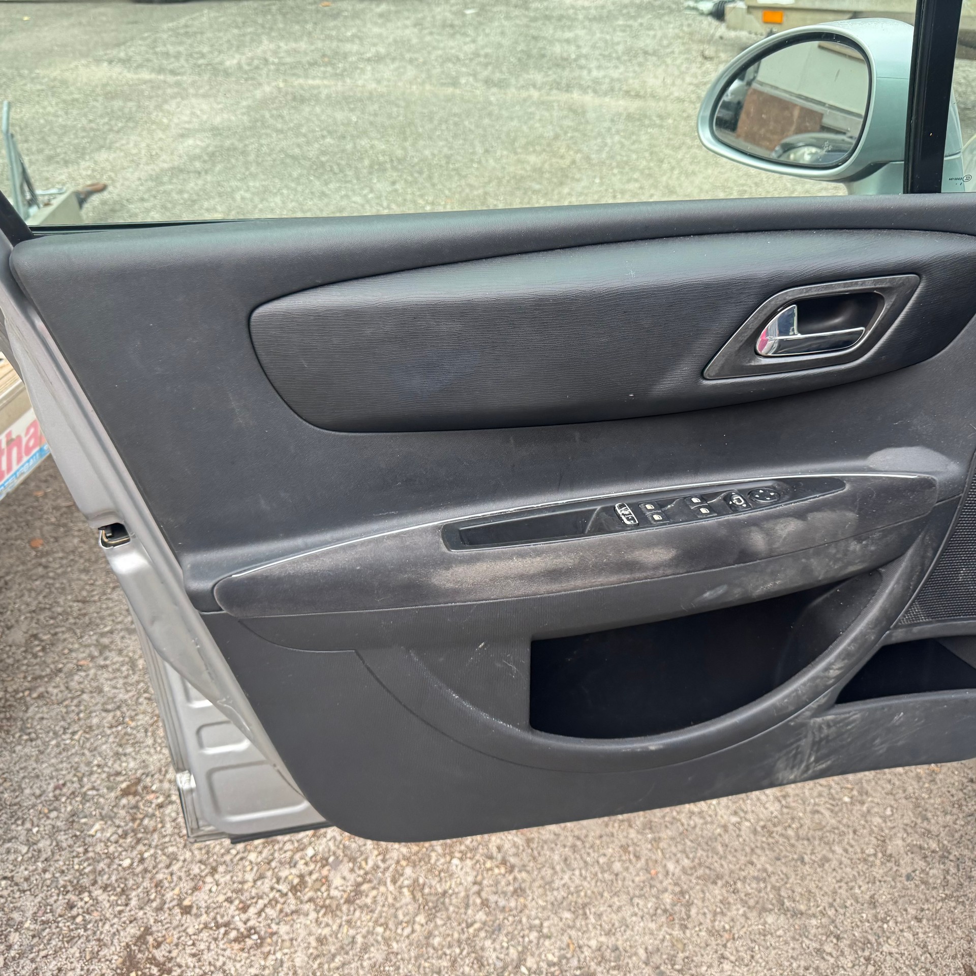 CITROEN C4 Berline 2.0i 16V VTR Automatic-image-4