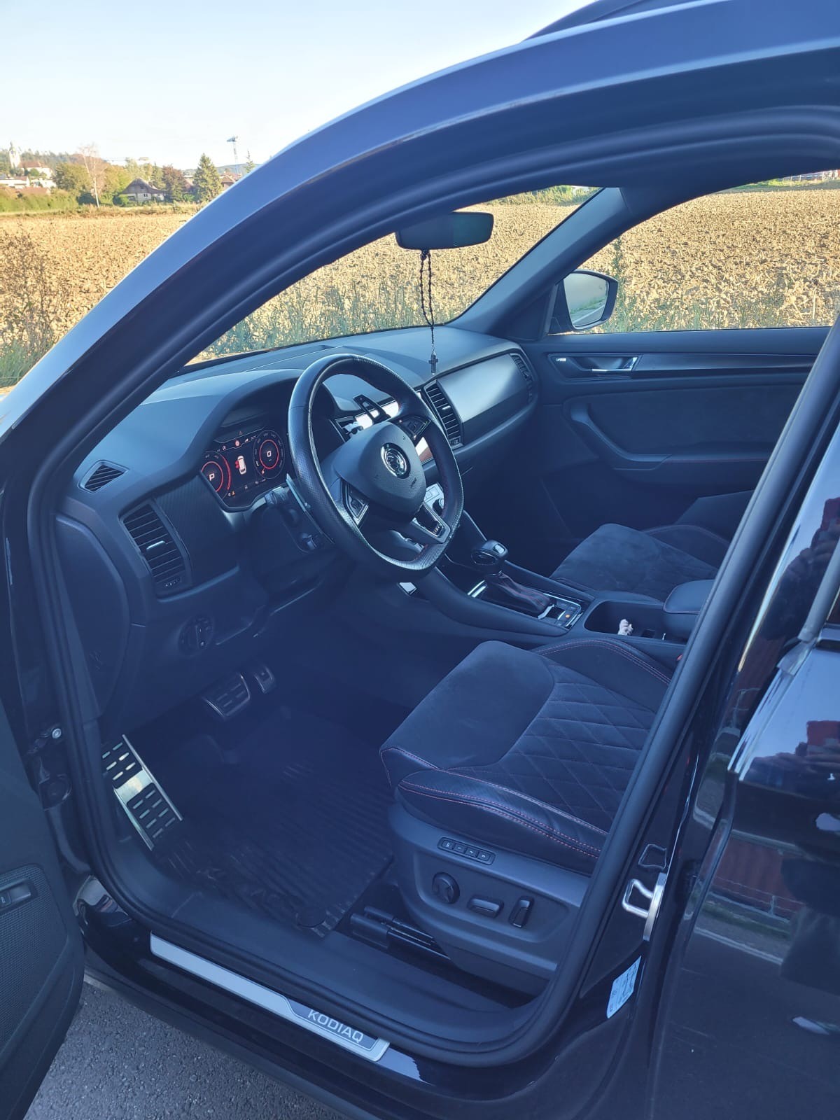 SKODA 2.0 Bi-TDI 240 RS DSG-image-4