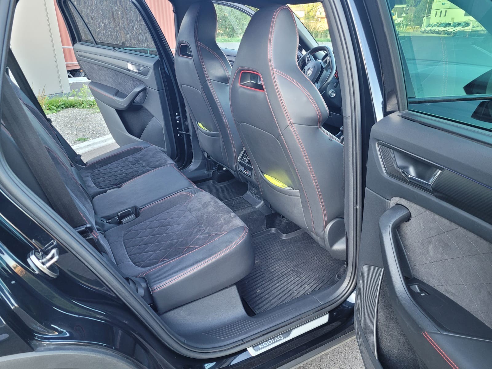 SKODA 2.0 Bi-TDI 240 RS DSG-image-2