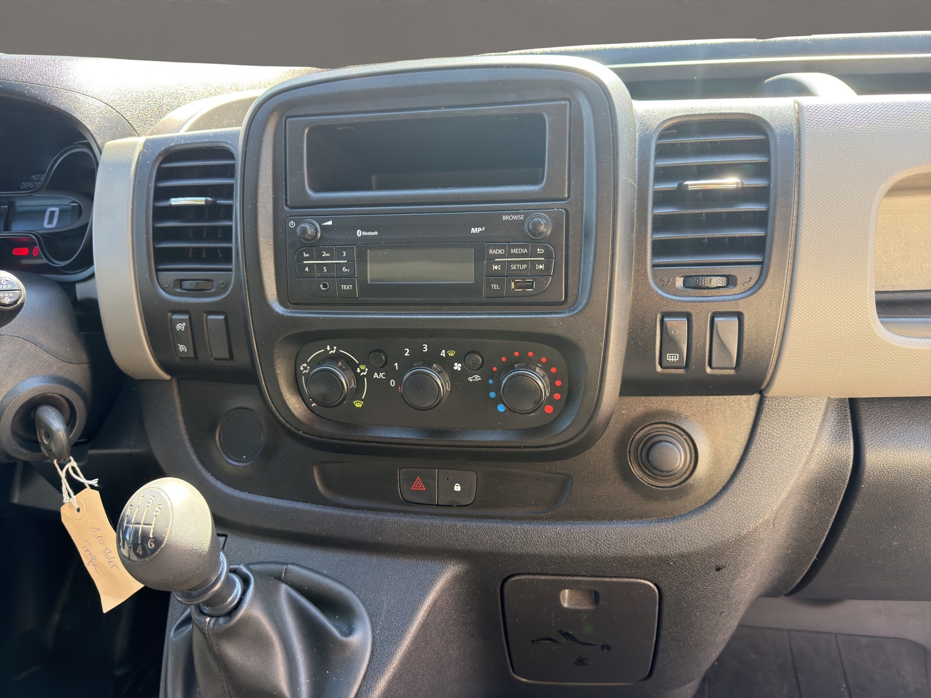 RENAULT Trafic 1.6 dCi 120 2.9t Business L1H1 , Klima , Anhängerkupplung 2000 KG, 3 Sitz-image-13
