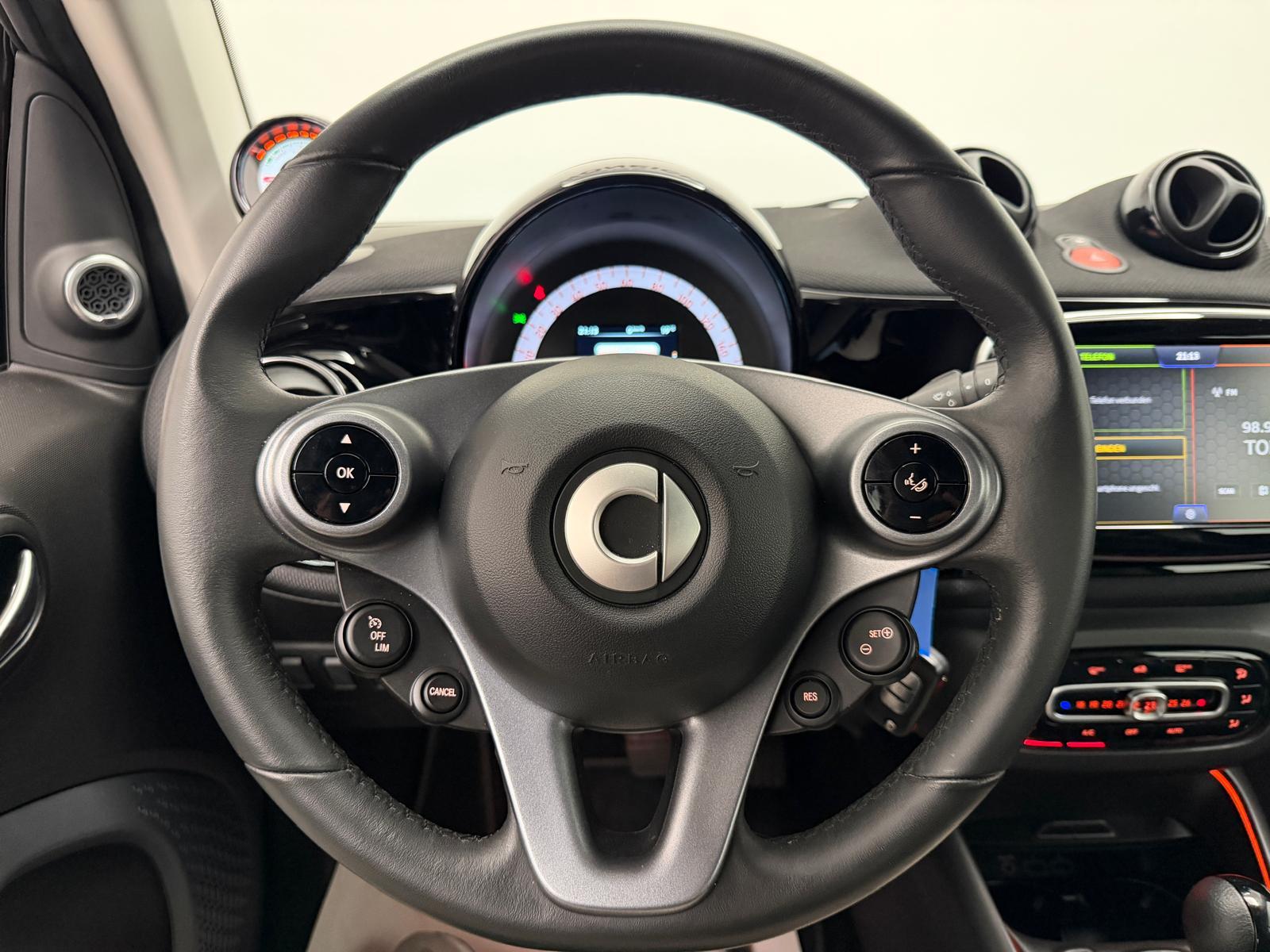 SMART Fortwo Coupé EQ Prime-image-16