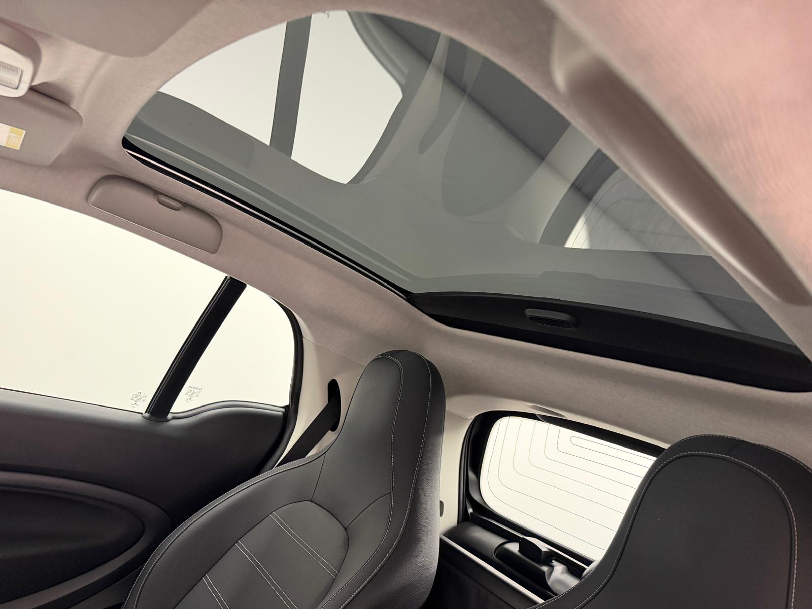 SMART Fortwo Coupé EQ Prime-image-12