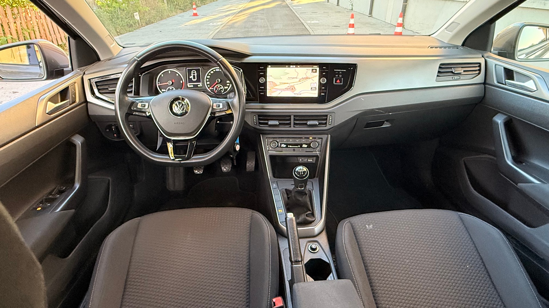 VW POLO-image-11