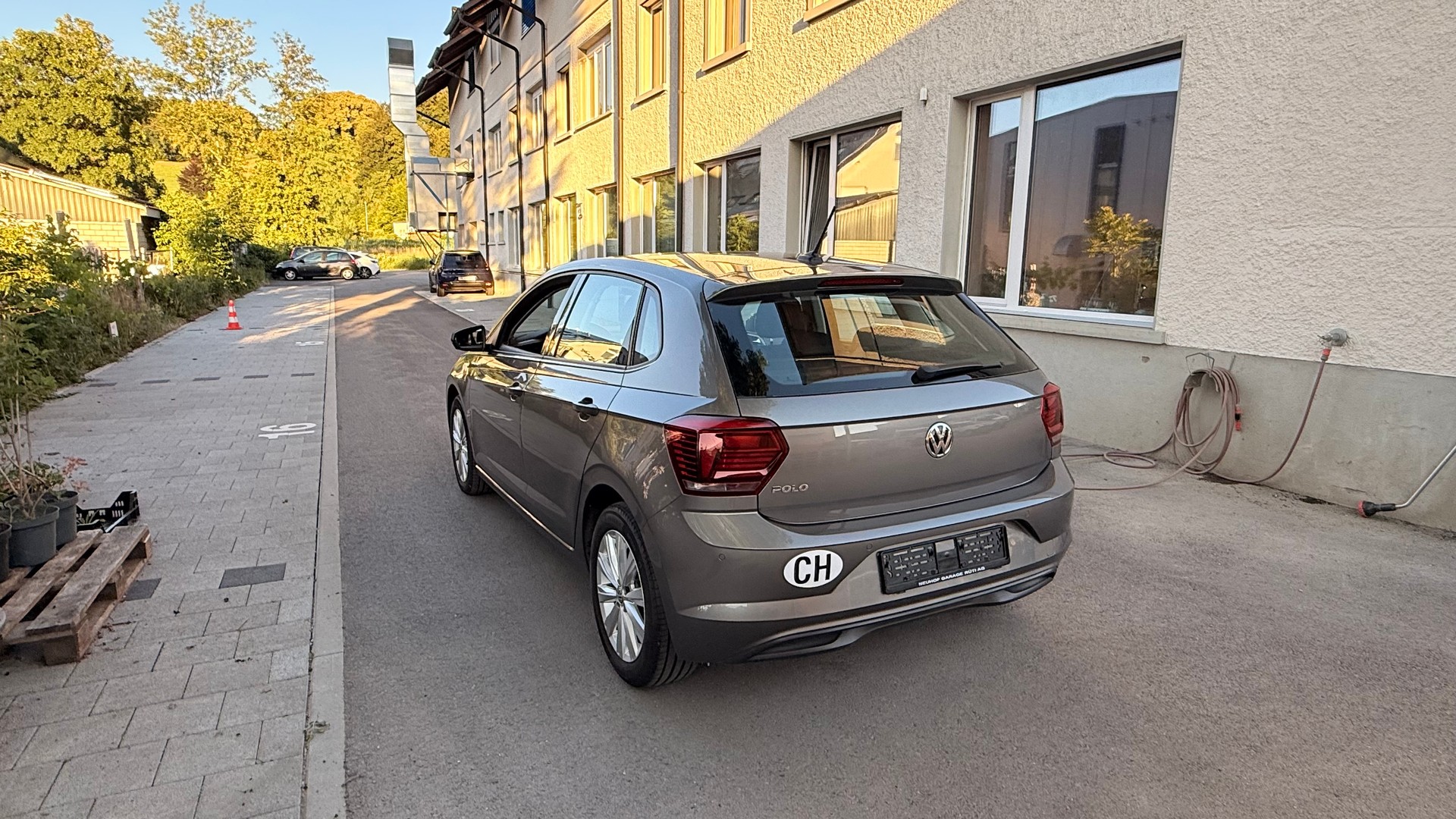 VW POLO-image-5