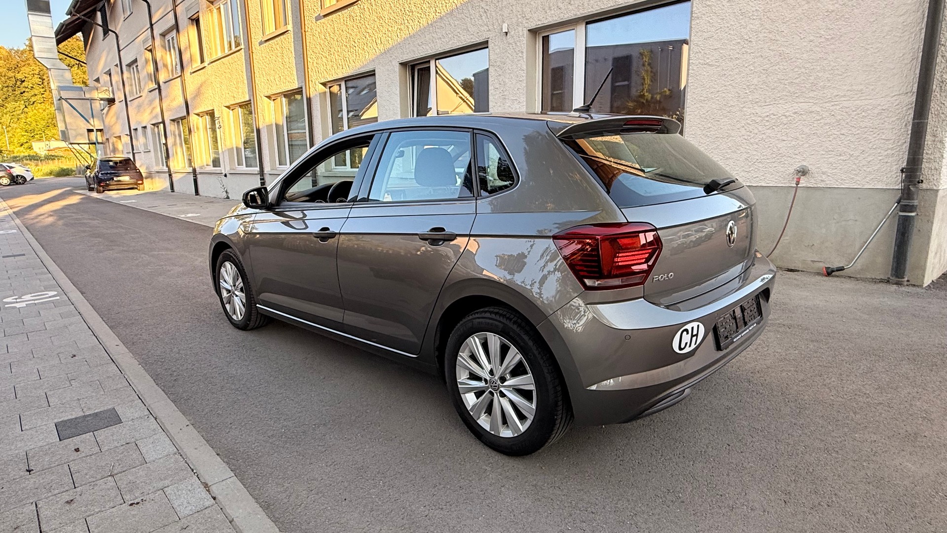 VW POLO-image-9