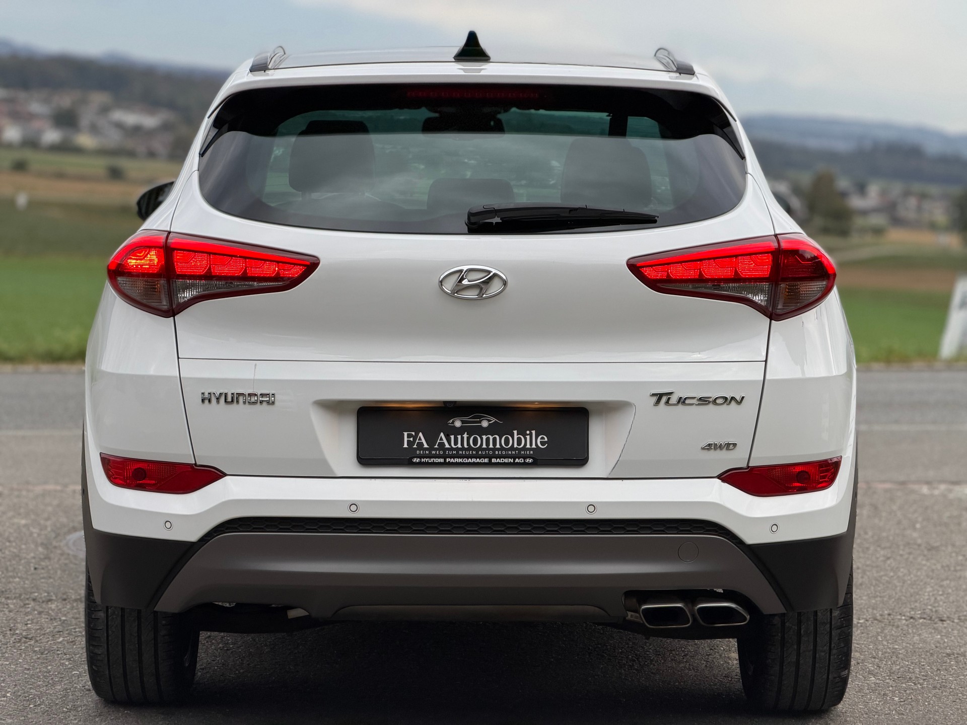 HYUNDAI Tucson 2.0 CRDI Launch Edition 4WD Automatic-image-5