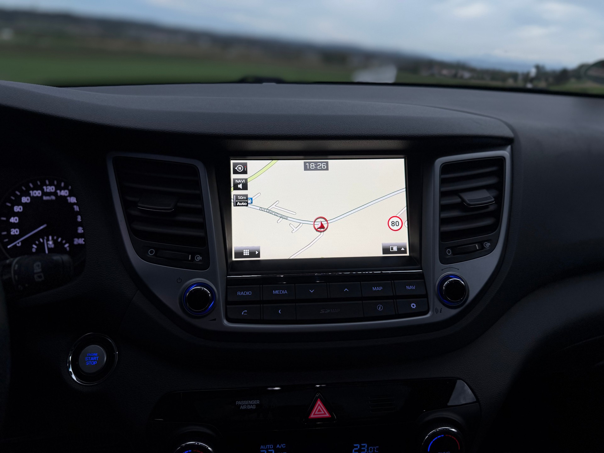 HYUNDAI Tucson 2.0 CRDI Launch Edition 4WD Automatic-image-17