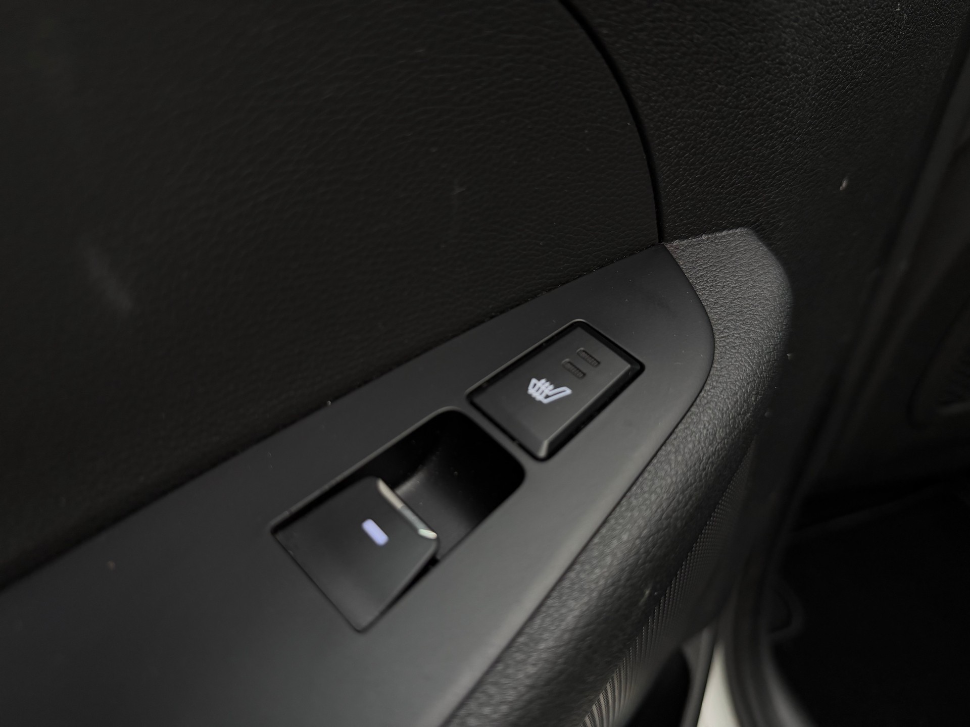 HYUNDAI Tucson 2.0 CRDI Launch Edition 4WD Automatic-image-20
