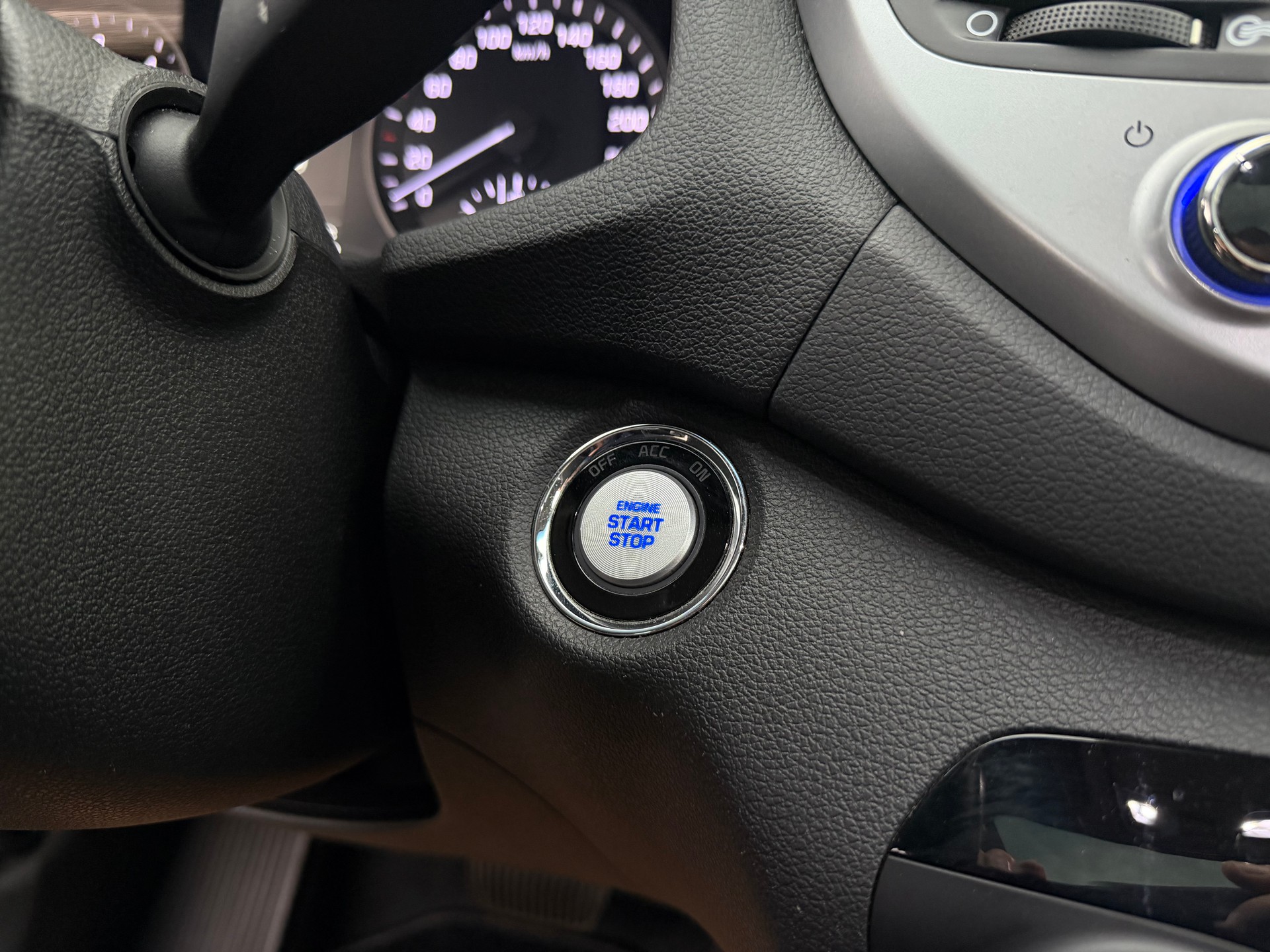 HYUNDAI Tucson 2.0 CRDI Launch Edition 4WD Automatic-image-13
